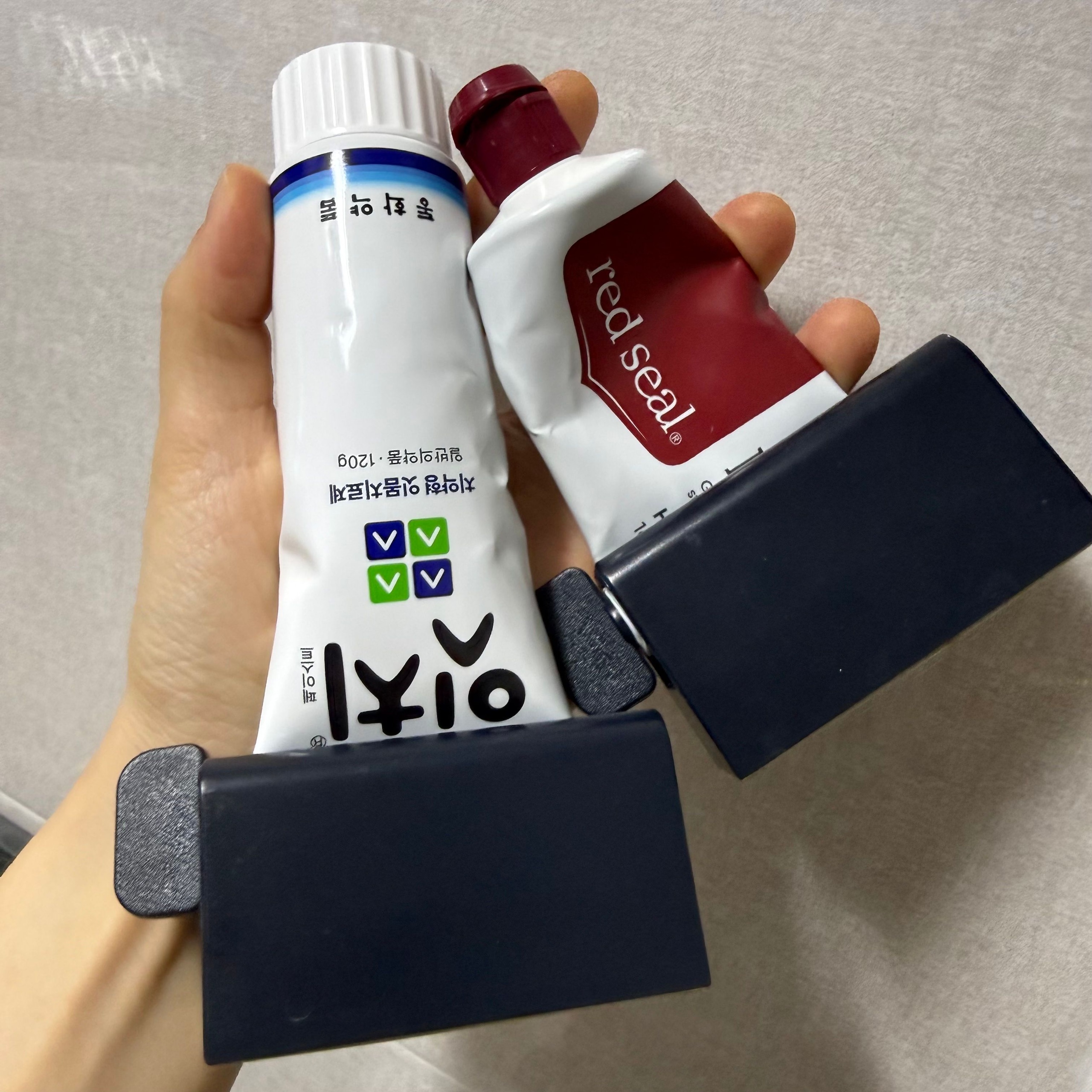 Easy Squeeze Toothpaste Dispenser user photo