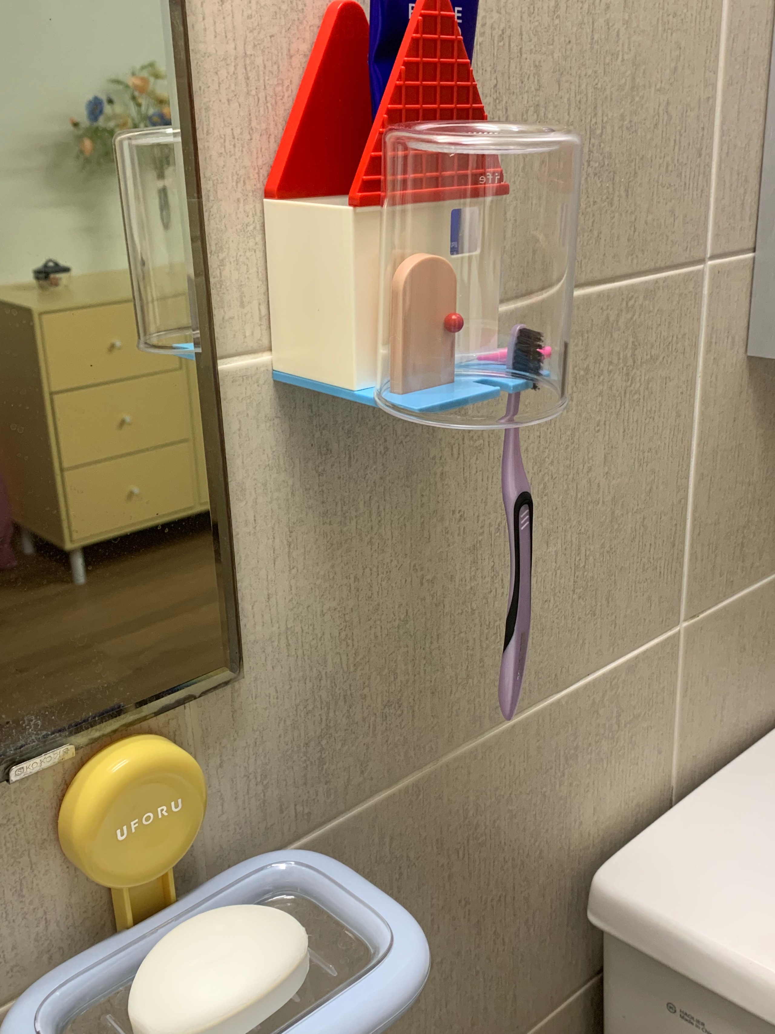 Flip House Toothbrush Holder Set user photo