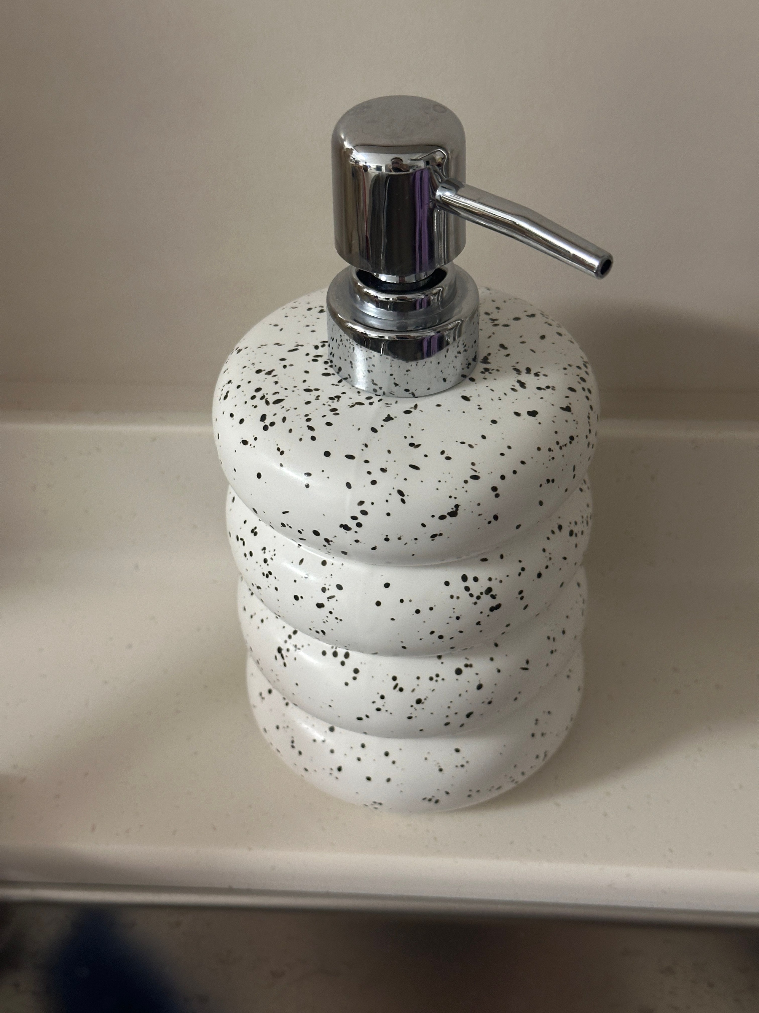 Ceramic Volume Soap Dispenser user photo