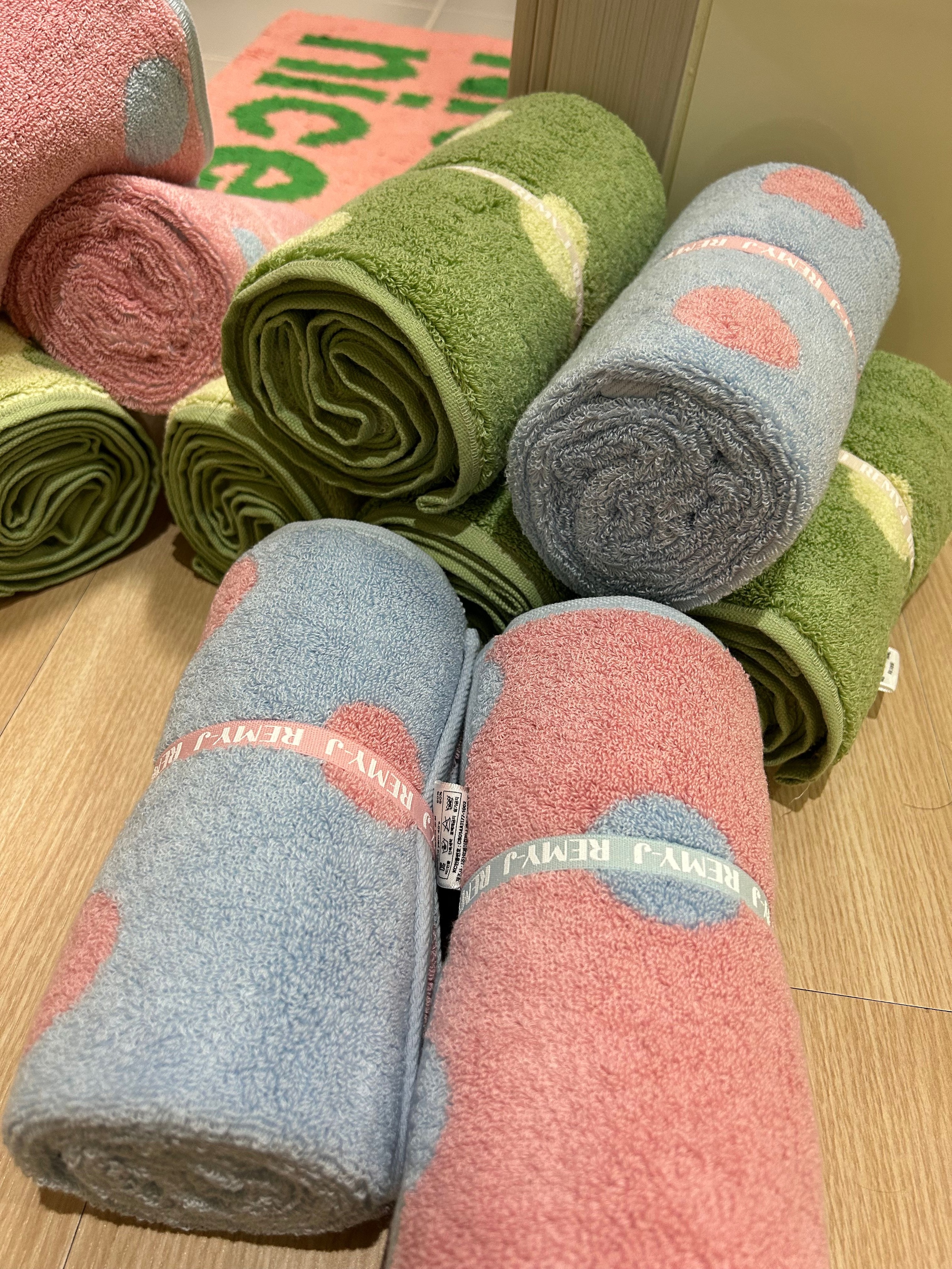 Dot Cotton Candy Modal Tencel Banded Towel Set (5-Piece) user photo