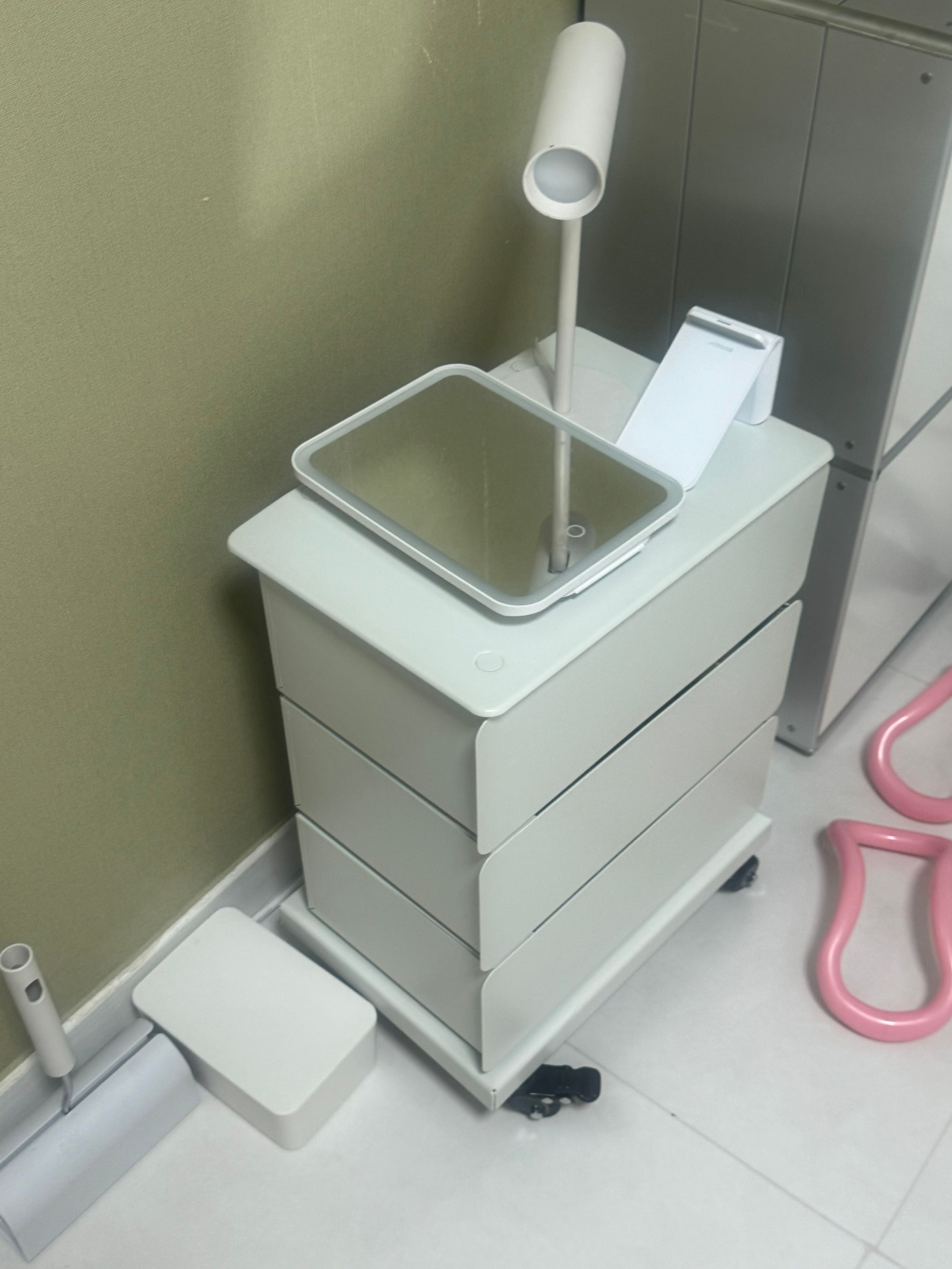 Tower Rotating Drawer Trolley user photo
