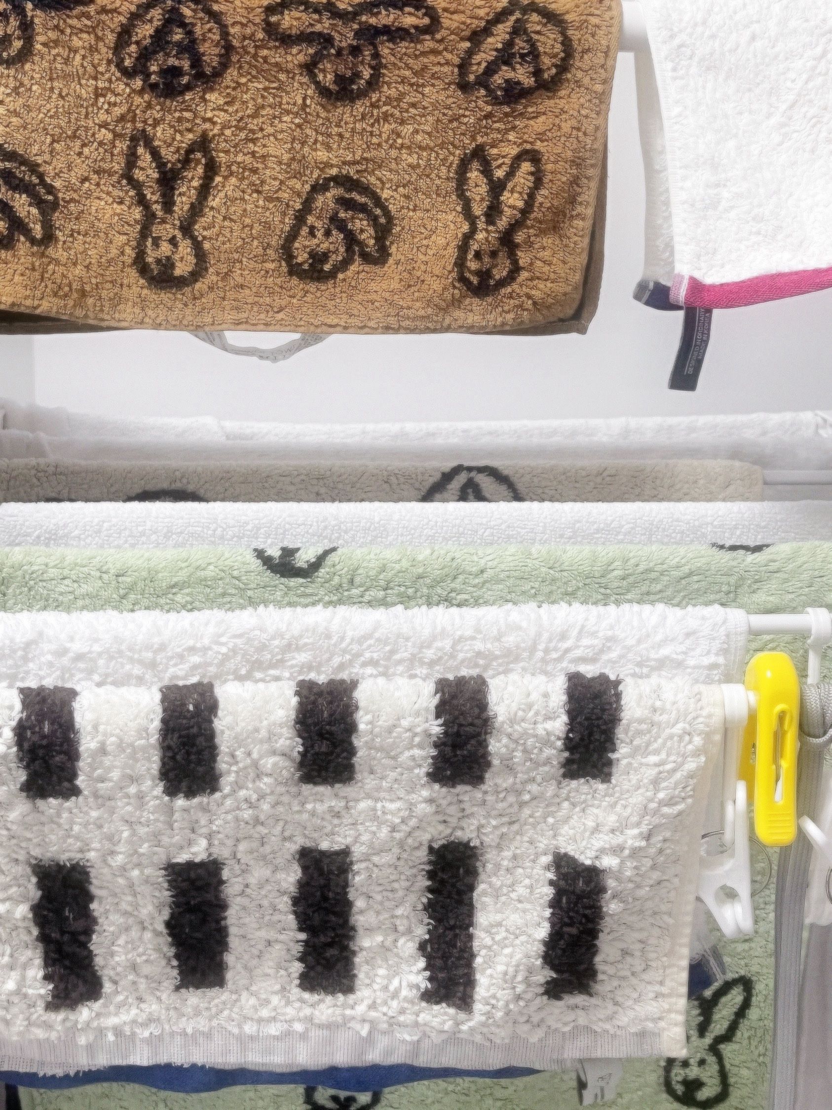 Warmgrey Tail Pick-Your-Pair Towel Set (4-Piece) user photo