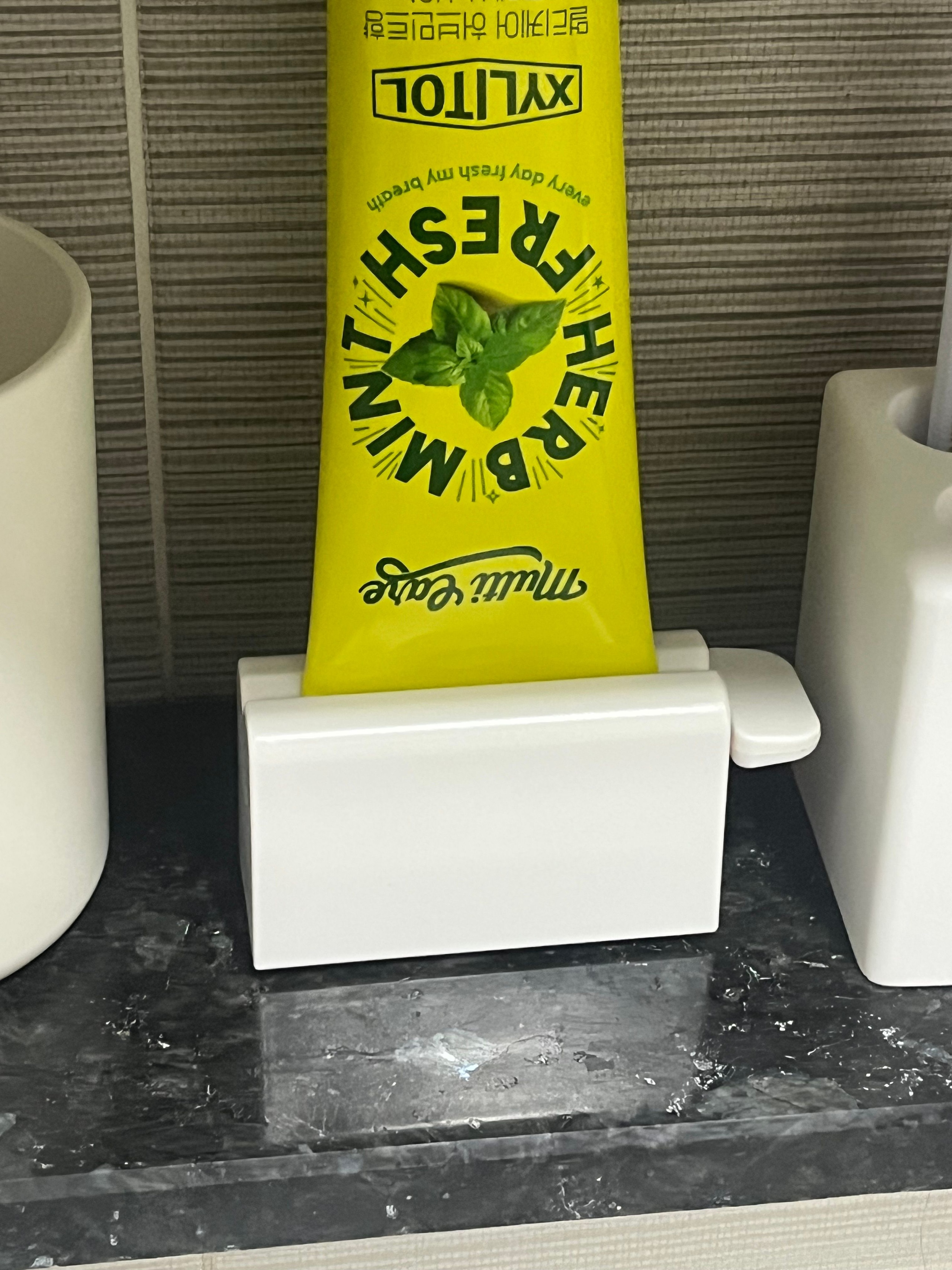 Easy Squeeze Toothpaste Dispenser user photo