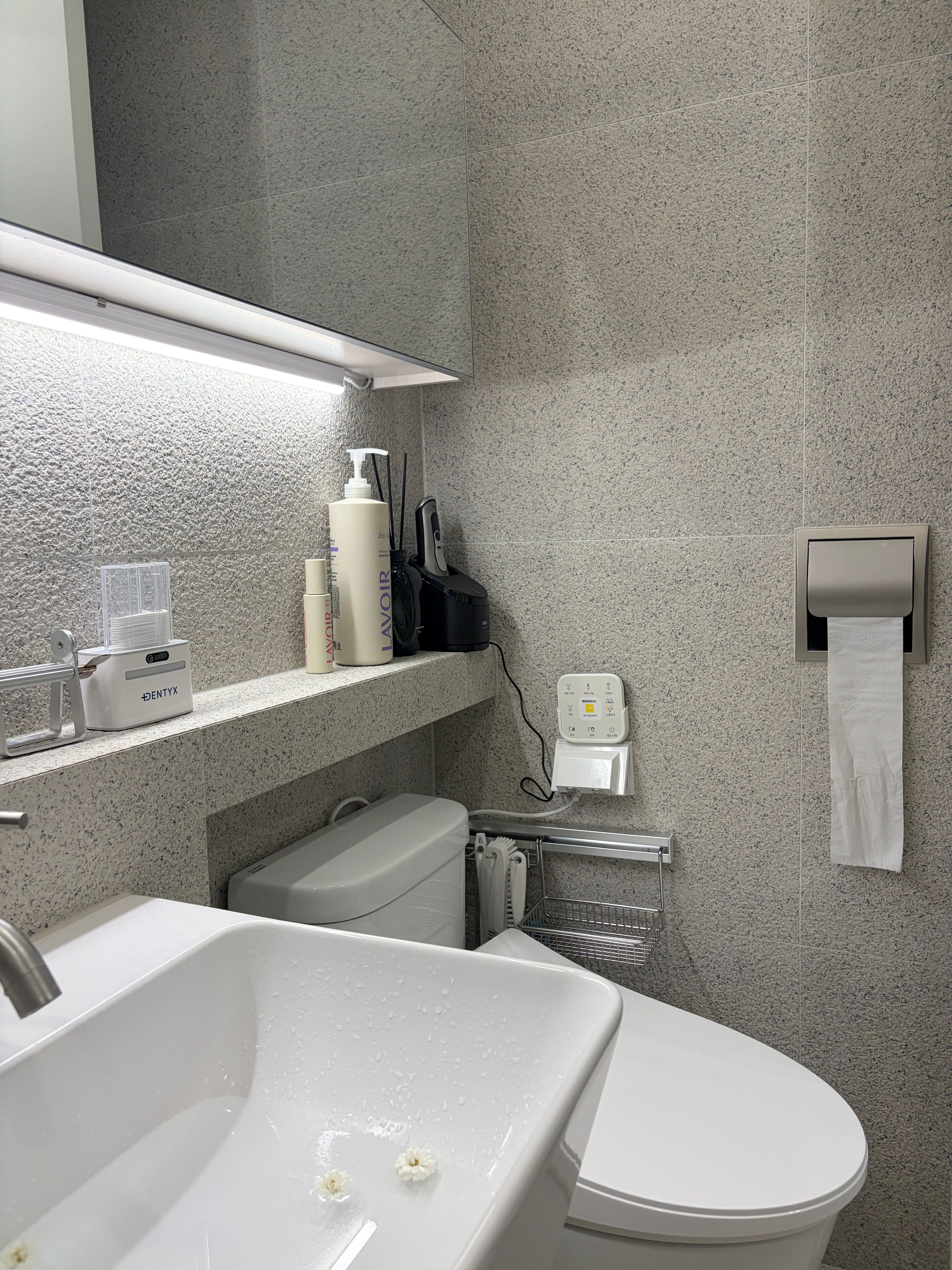 Modular Wall Rail Storage Organizer user photo