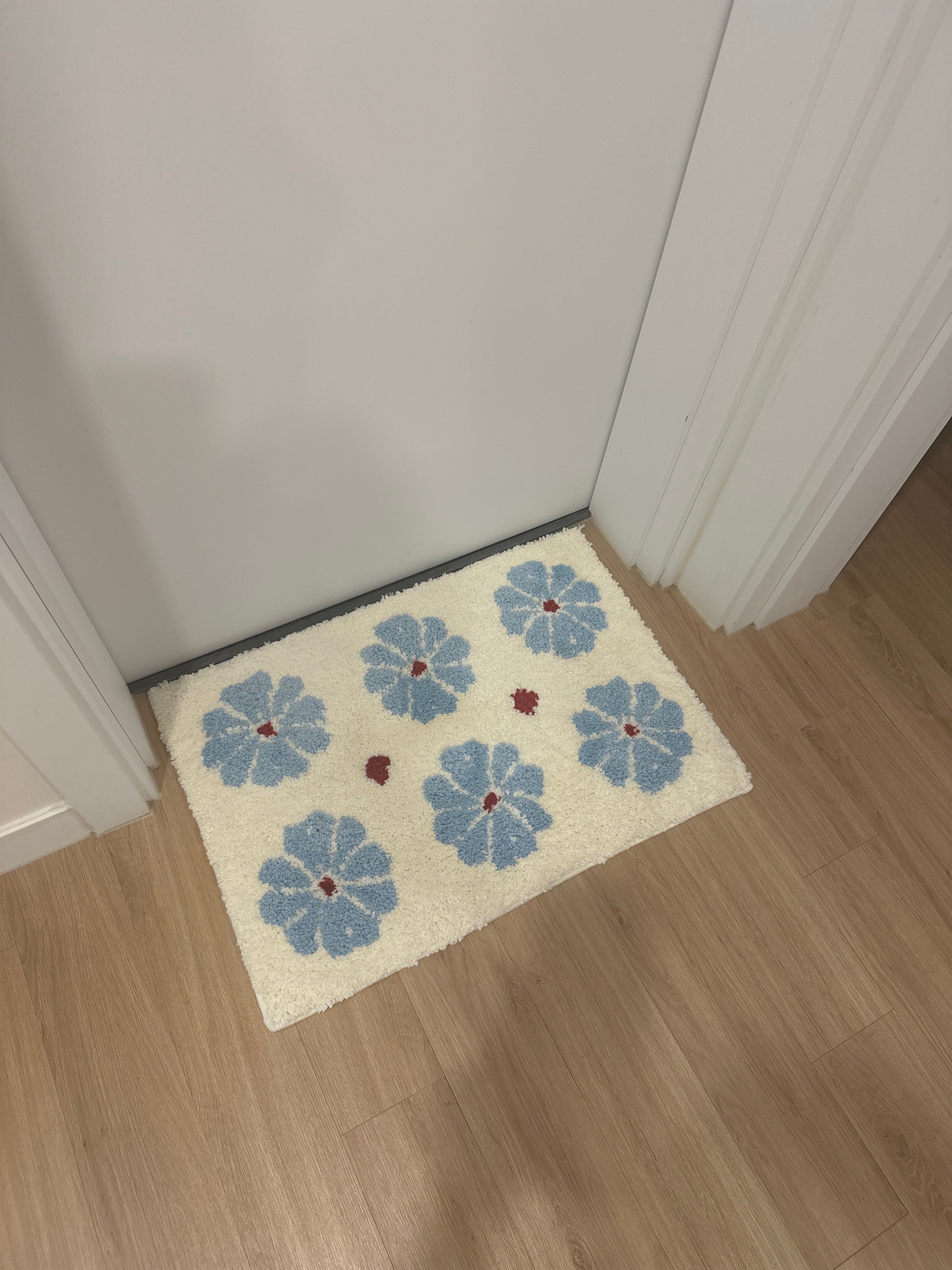 Camellia Ivory Accent Rug user photo