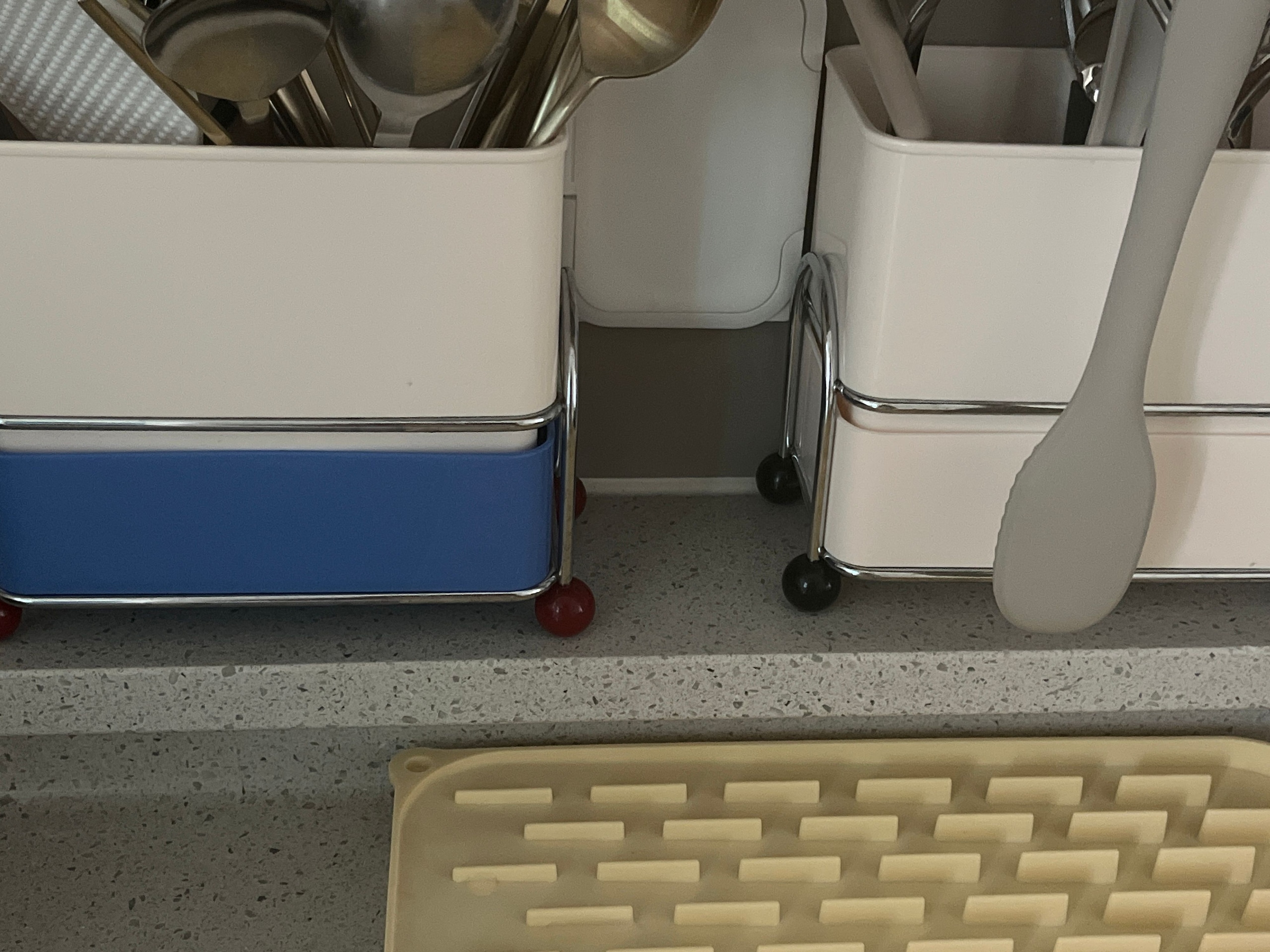 Bauhaus 2-Compartment Draining Cutlery & Utensil Holder user photo