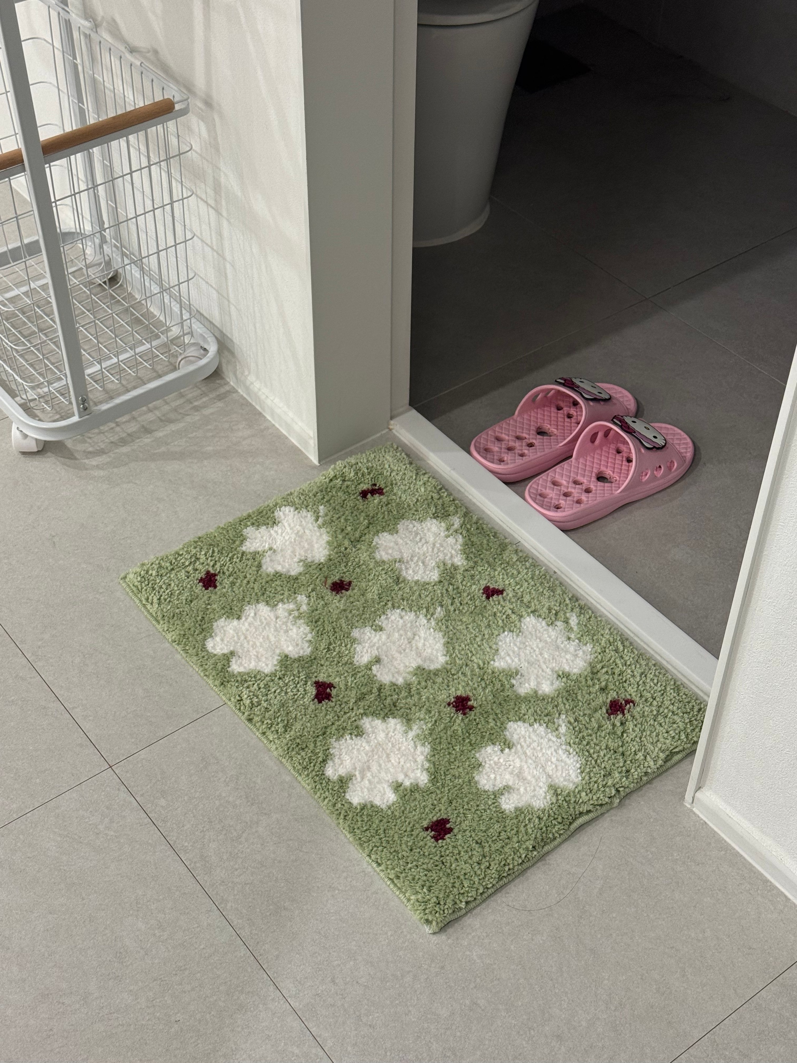 Clover Olive Accent Rug user photo