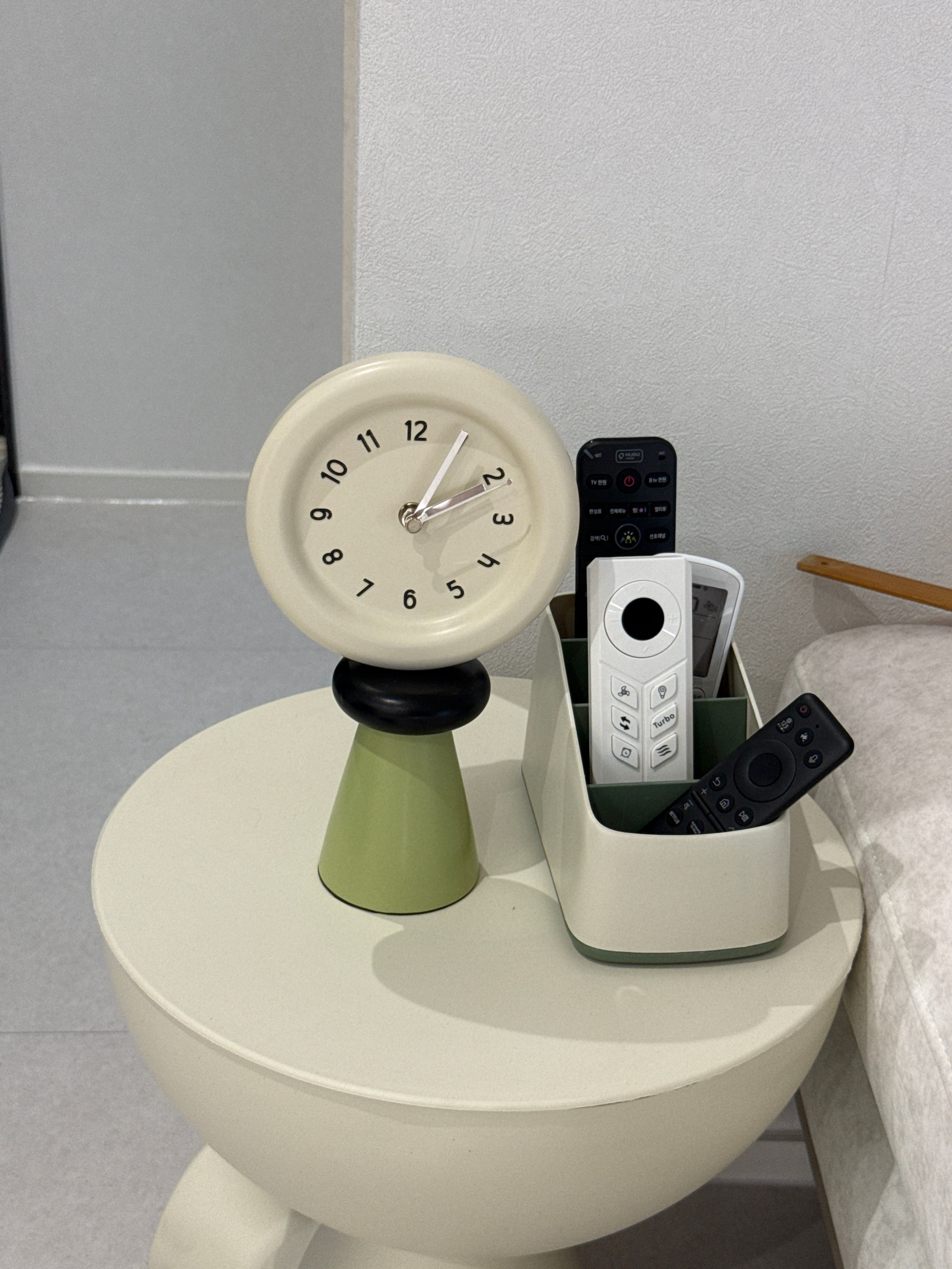 On My Mood Object Tray Table Clock user photo