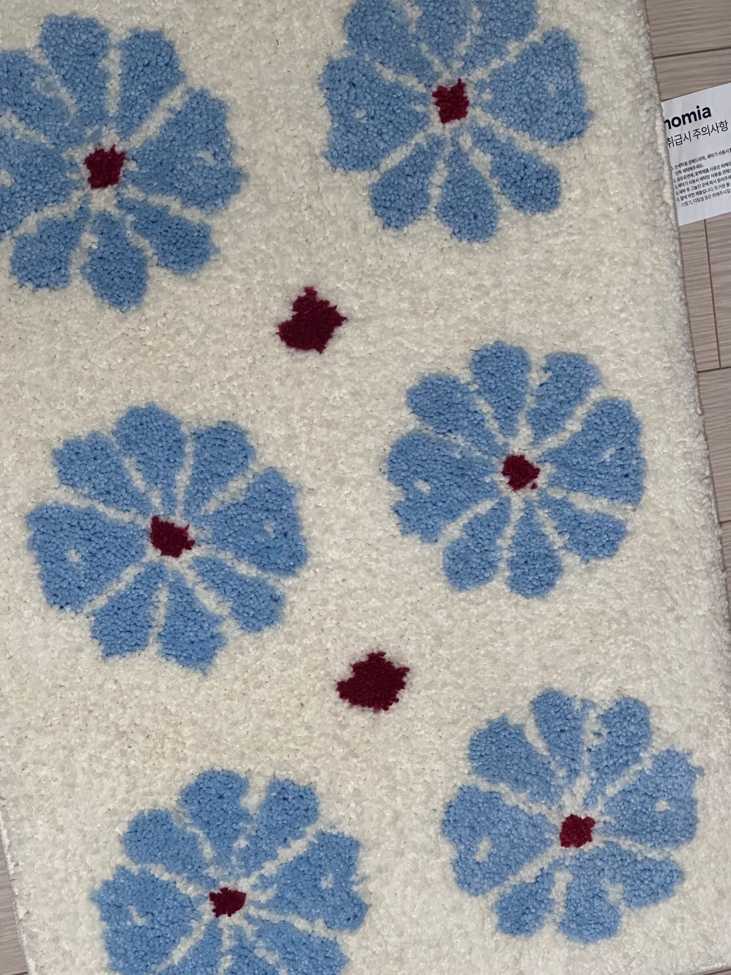 Camellia Ivory Accent Rug user photo