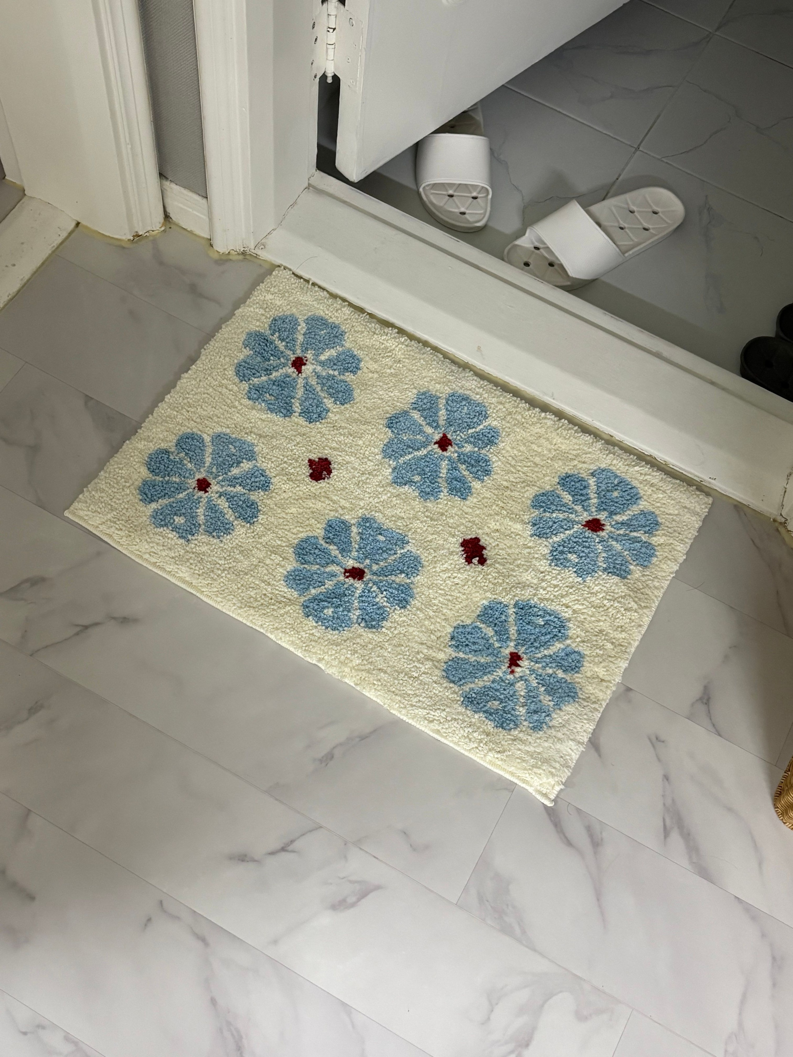 Camellia Ivory Accent Rug user photo