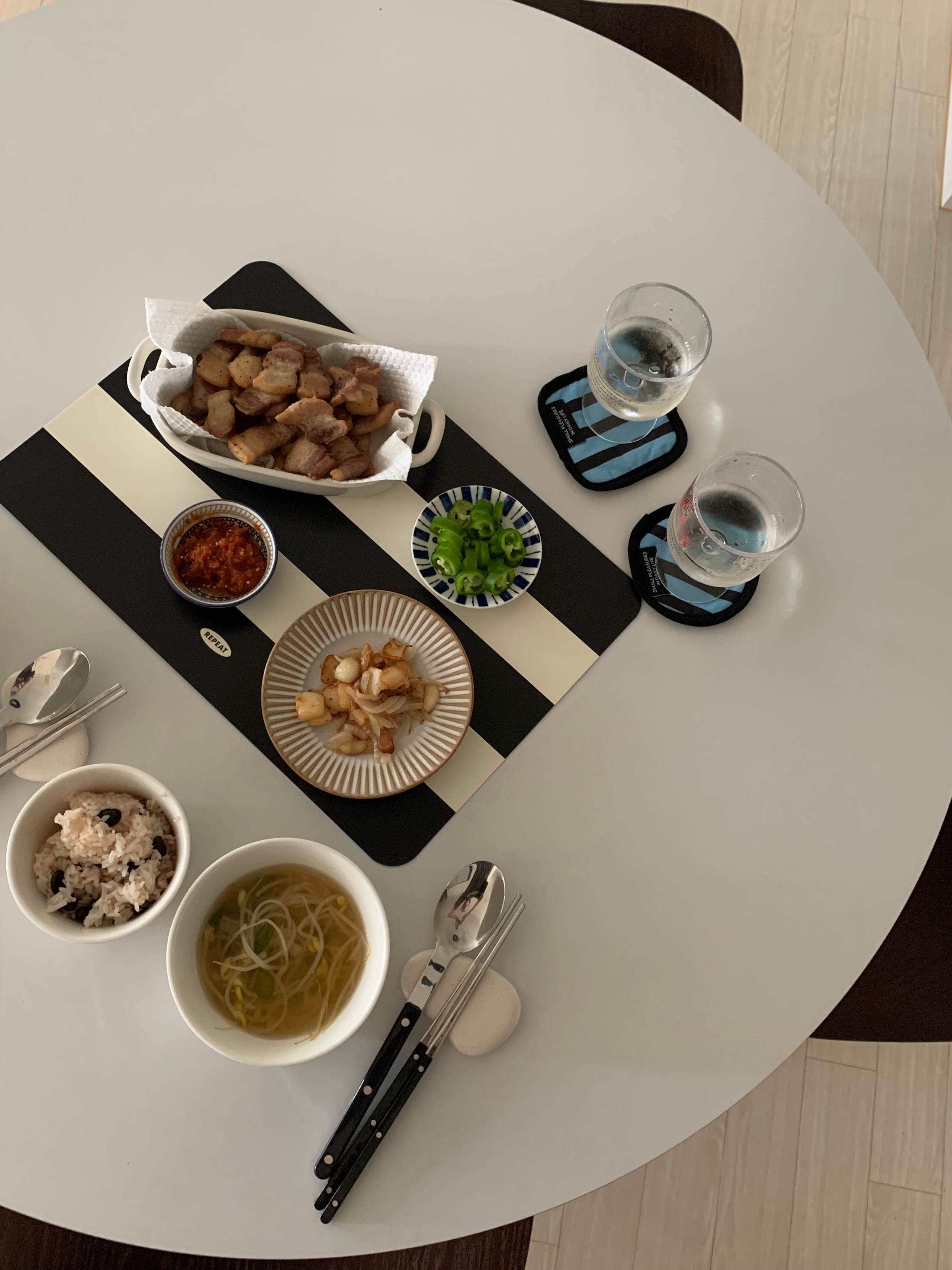 Days Reversible Table Mat Set (2-Piece) user photo