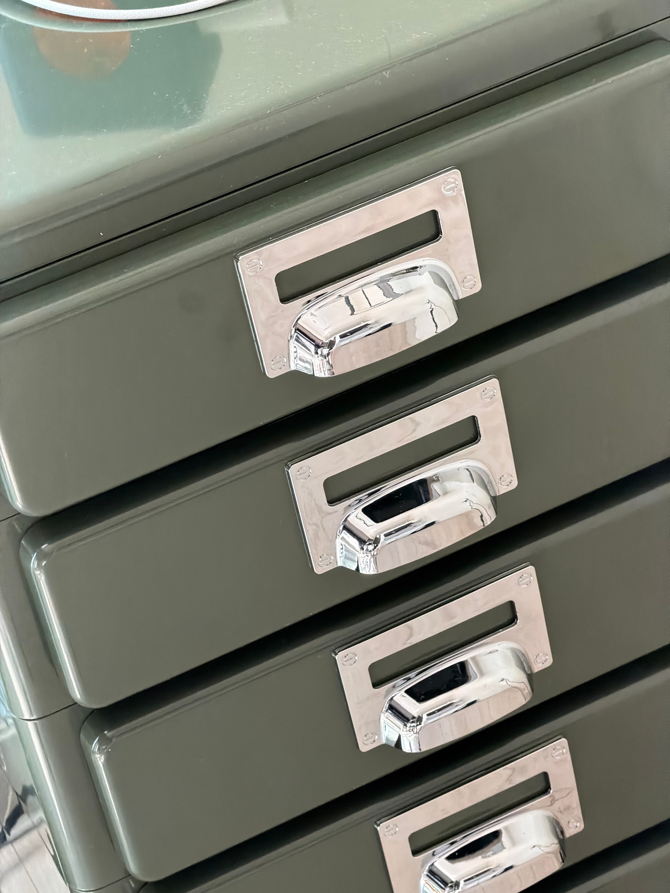 Moto Mini Desk Drawer Cabinet user photo