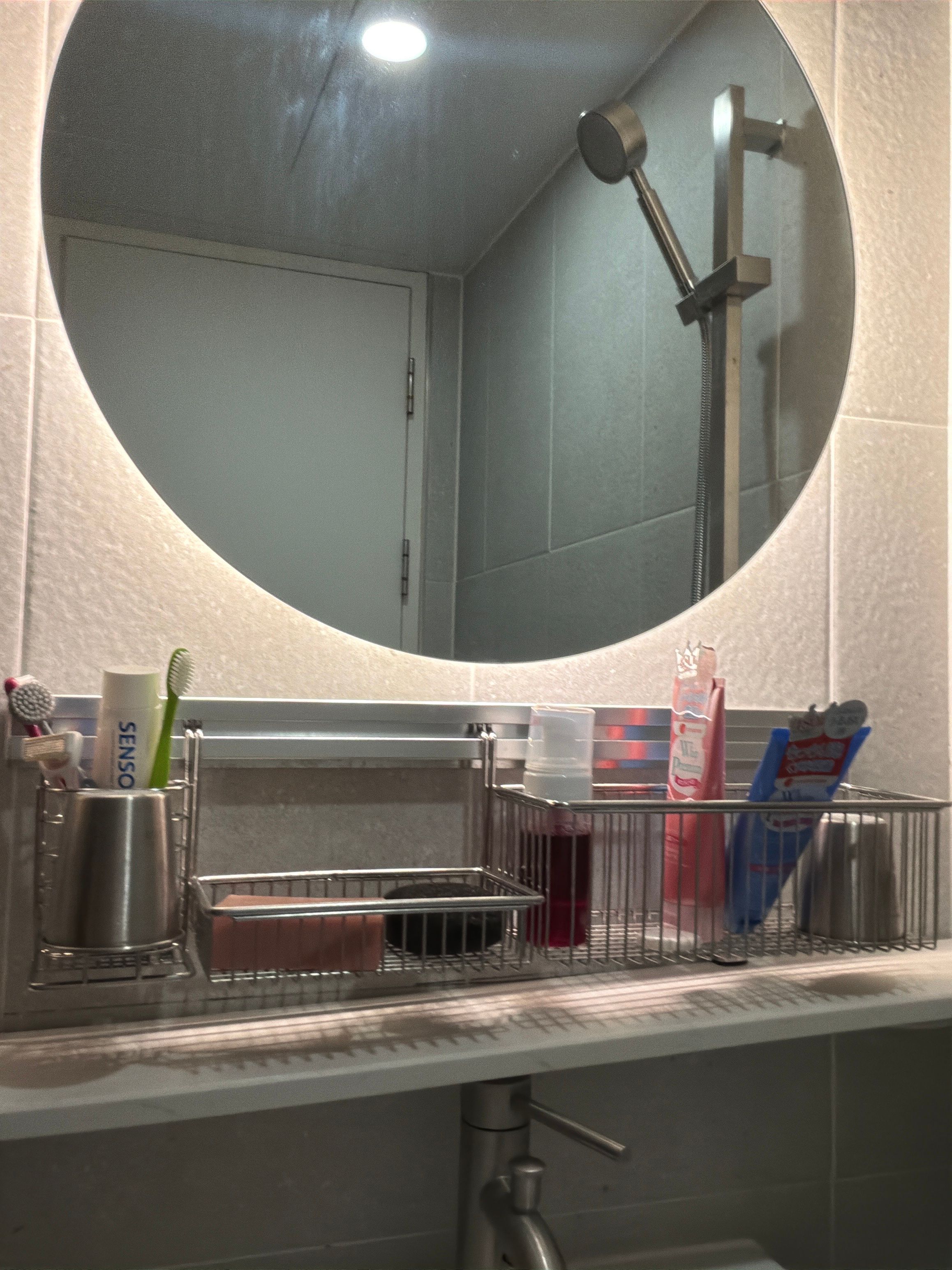 Modular Wall Rail Storage Organizer user photo