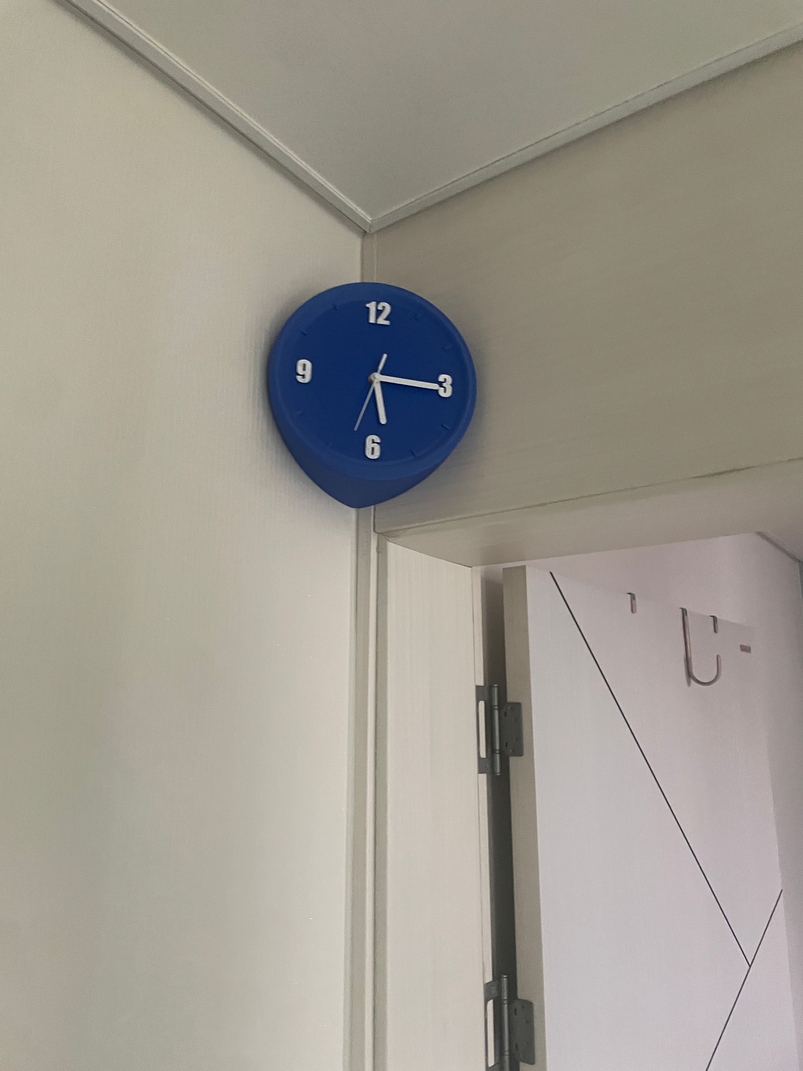 DIY Corner Wall Clock user photo