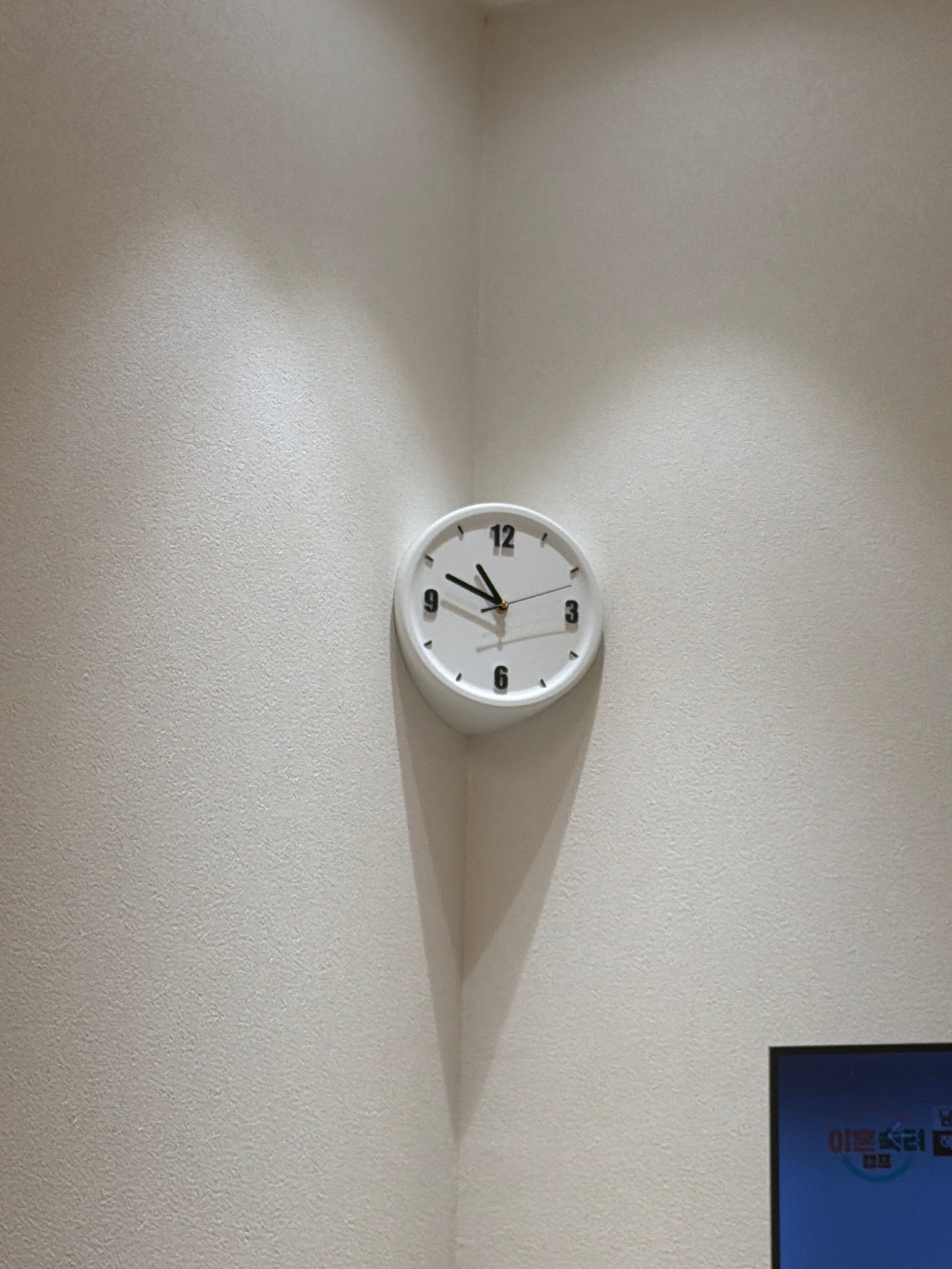 DIY Corner Wall Clock user photo