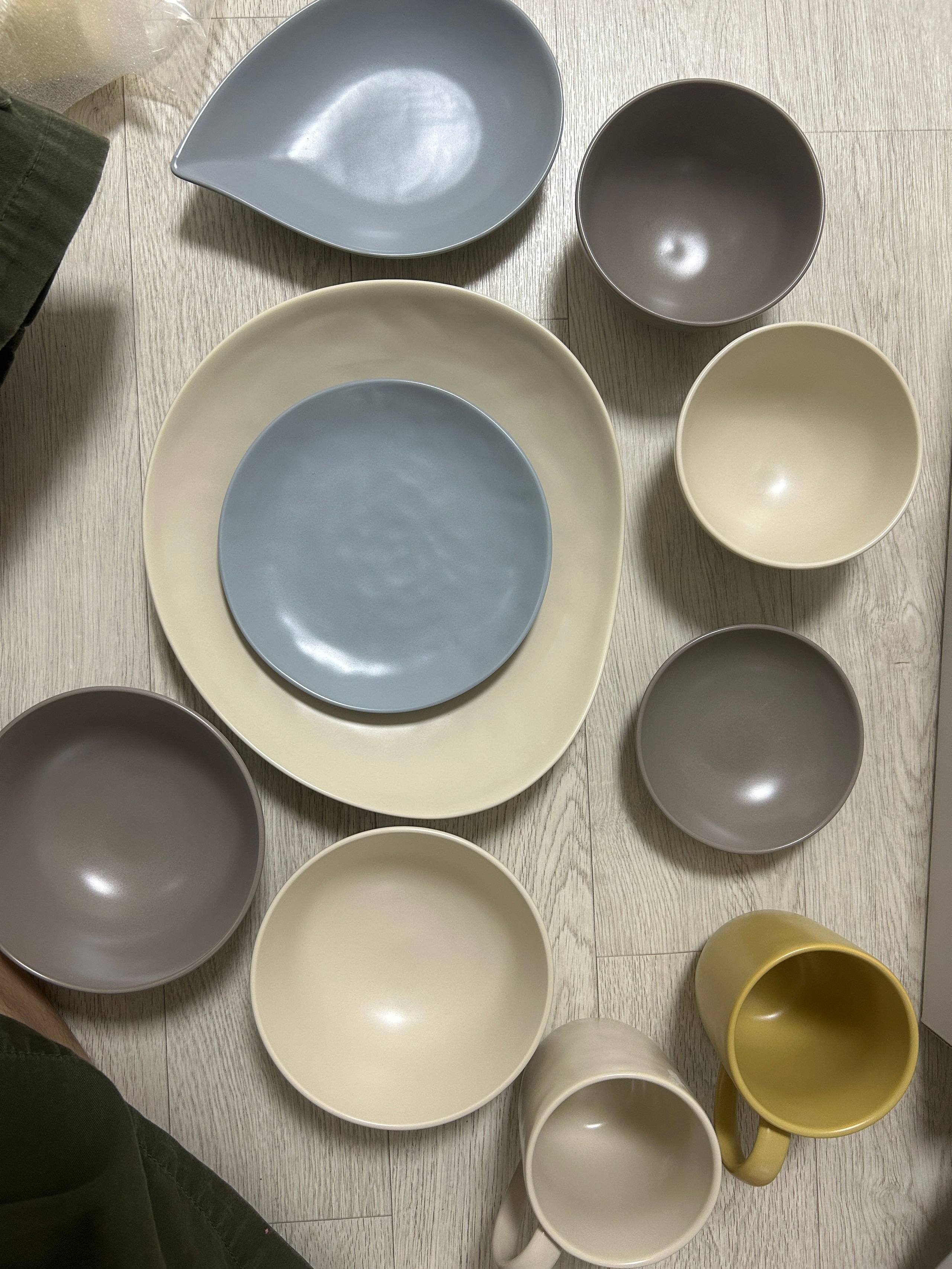 Neoul Dinnerware Set for 2 (10-Piece) user photo