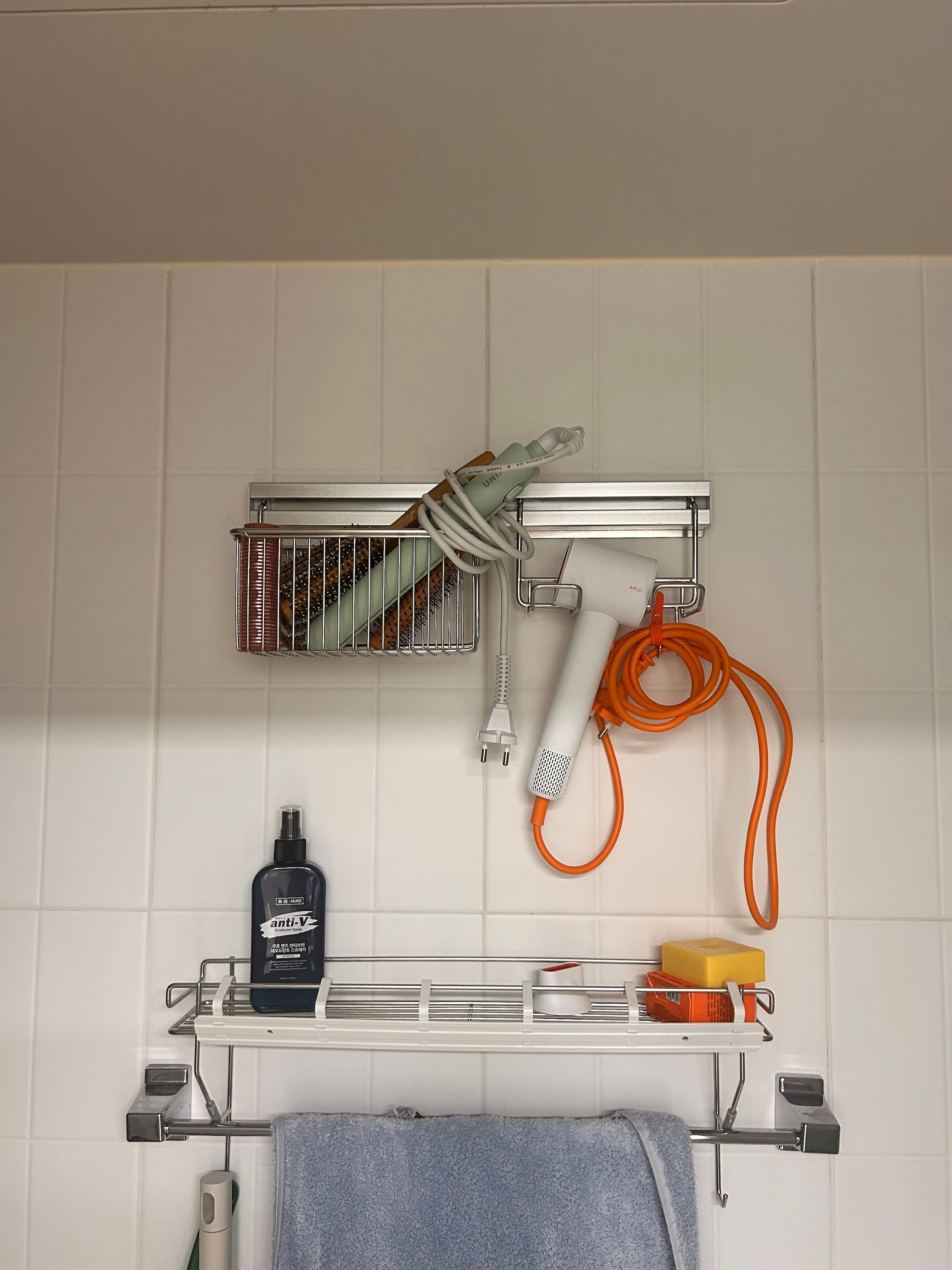 Modular Wall Rail Storage Organizer user photo