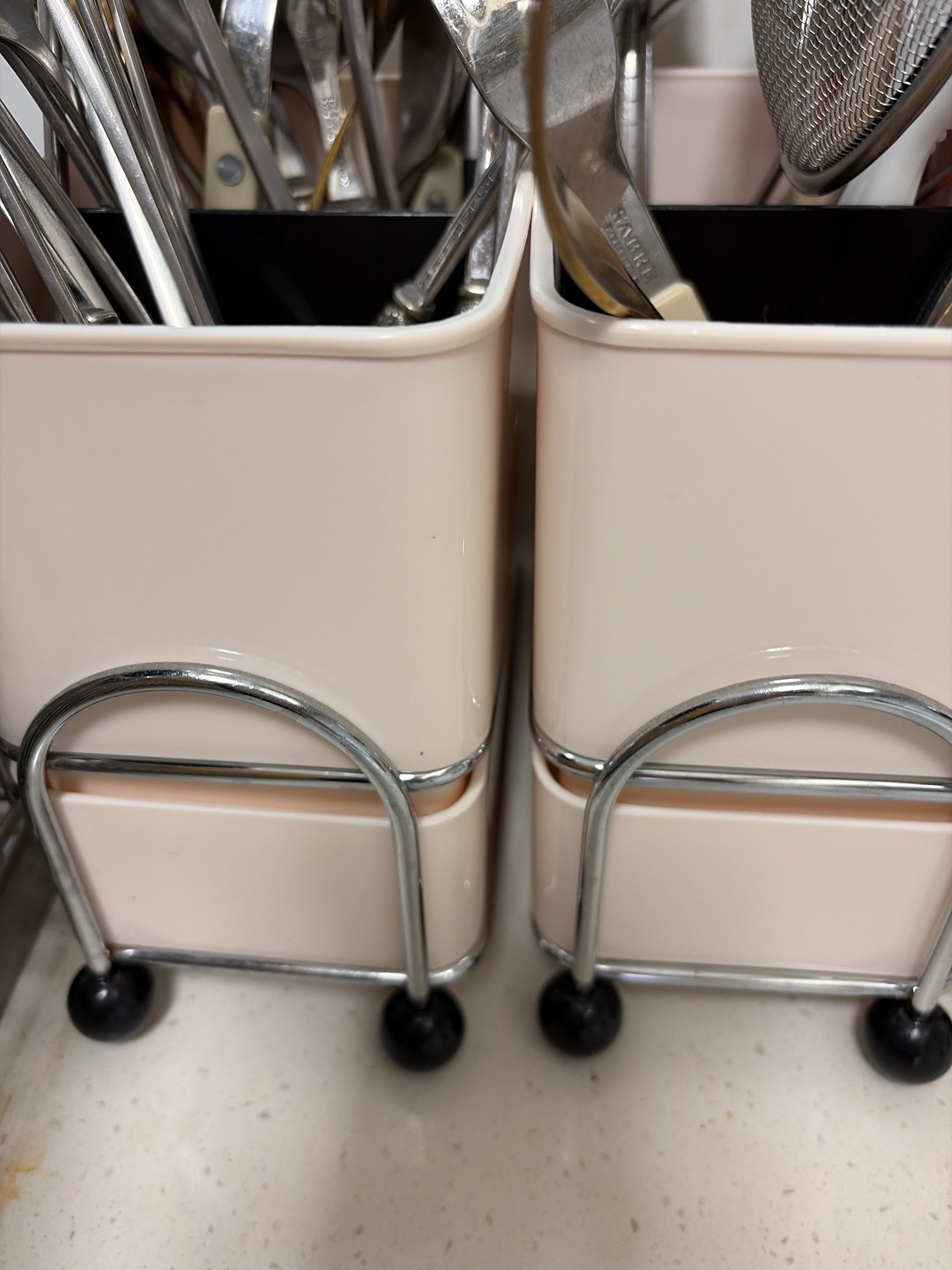 Bauhaus 2-Compartment Draining Cutlery & Utensil Holder user photo