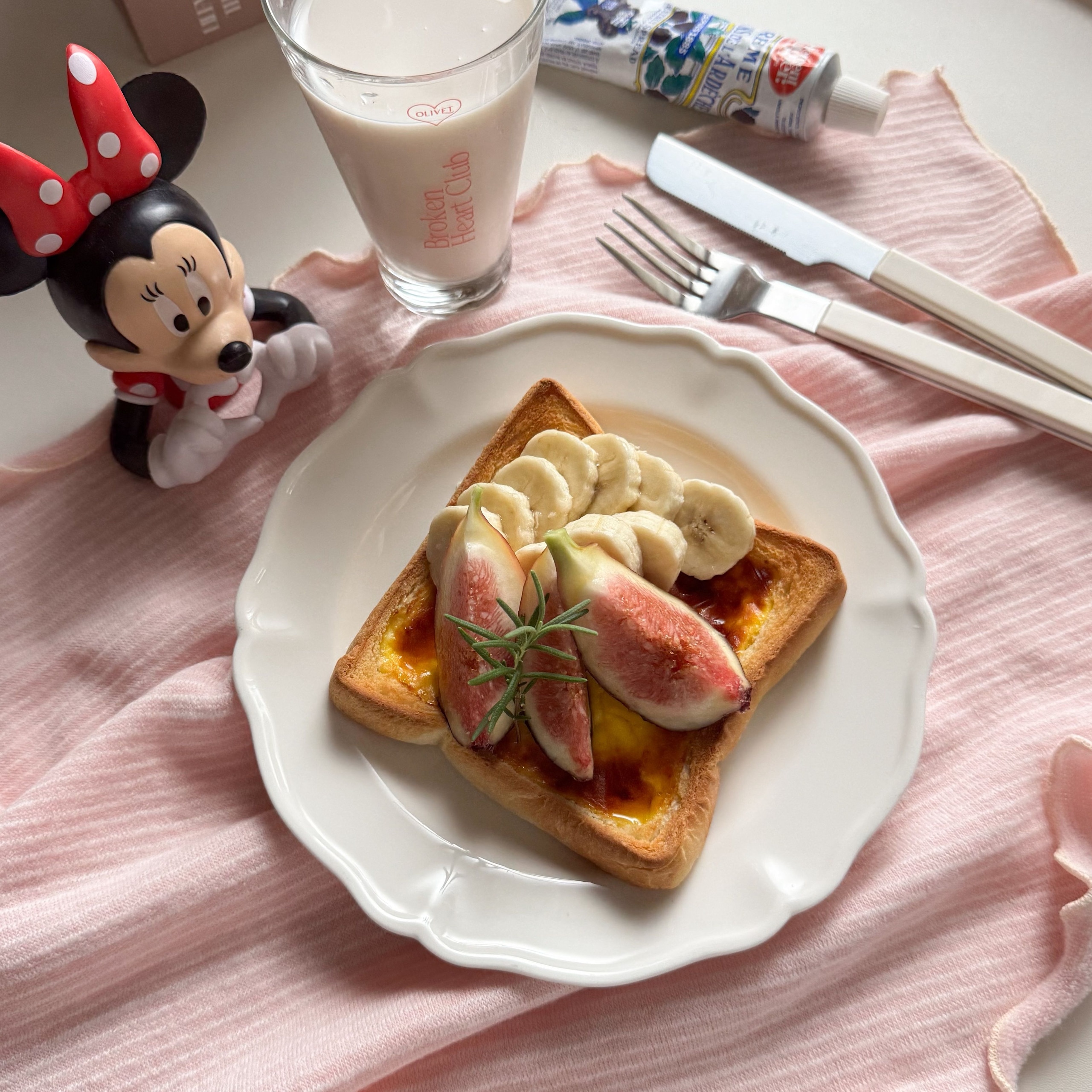 Stable Scalloped Plate Set (3-Piece) user photo