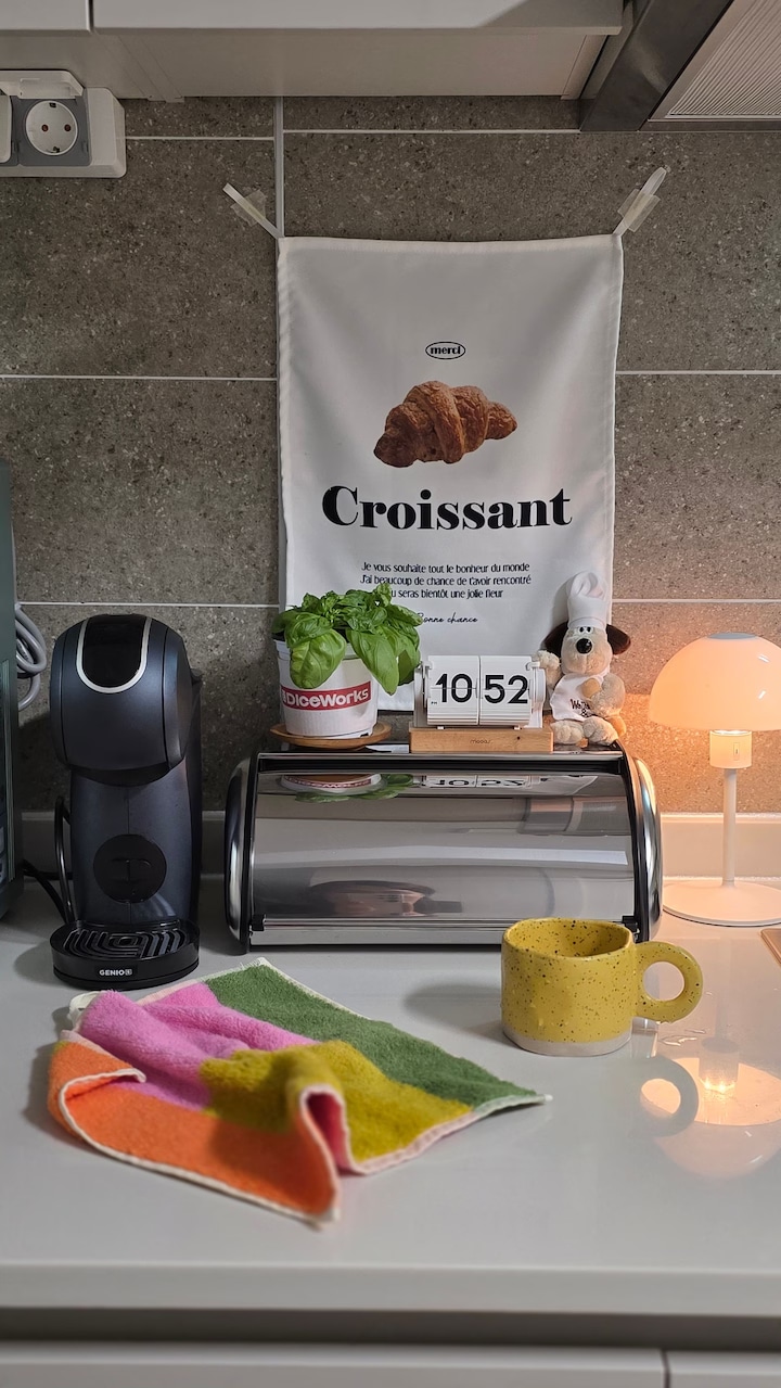 Roll-Up Stainless Steel Bread Box user photo