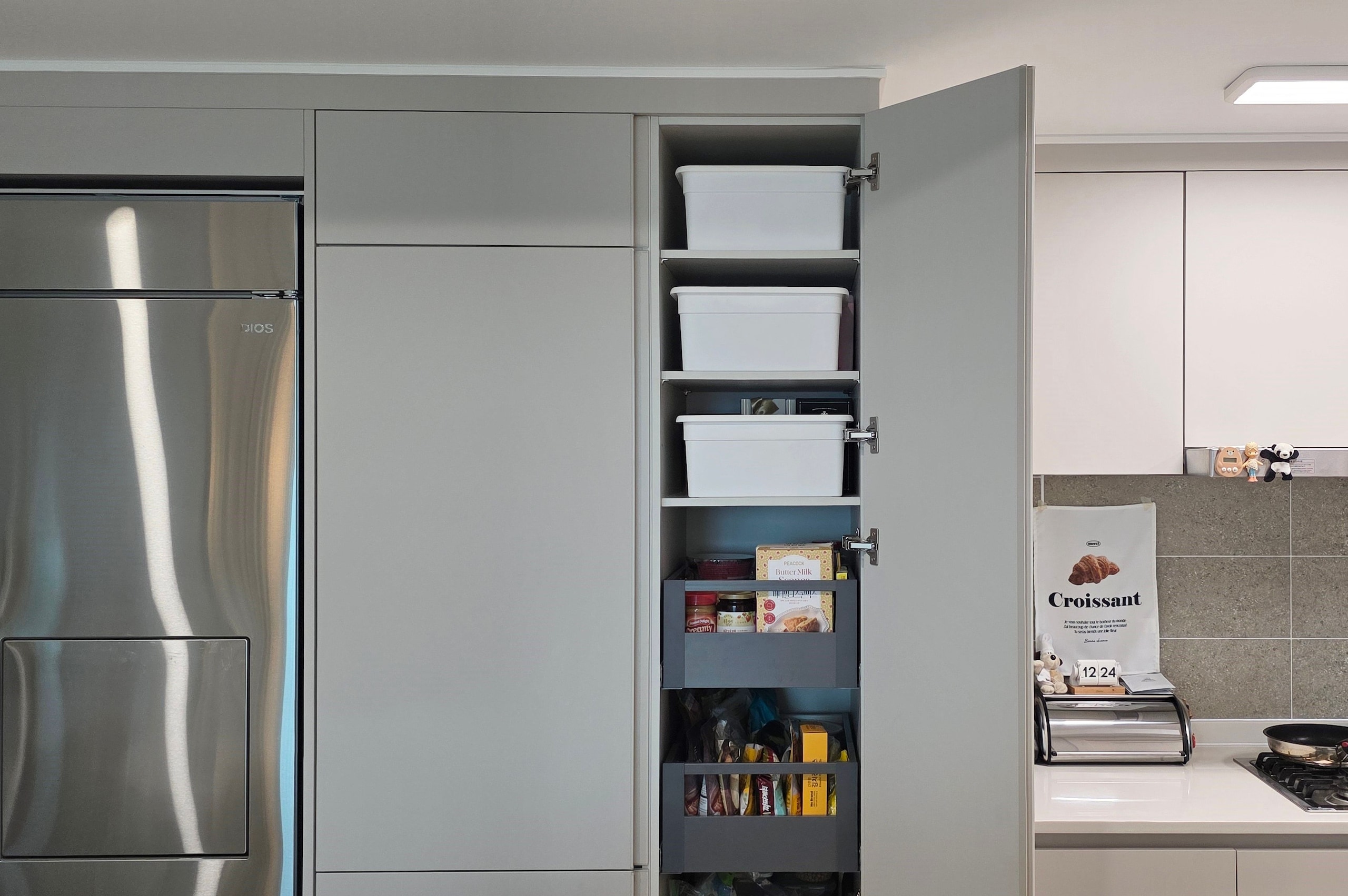 Roll-Up Stainless Steel Bread Box user photo