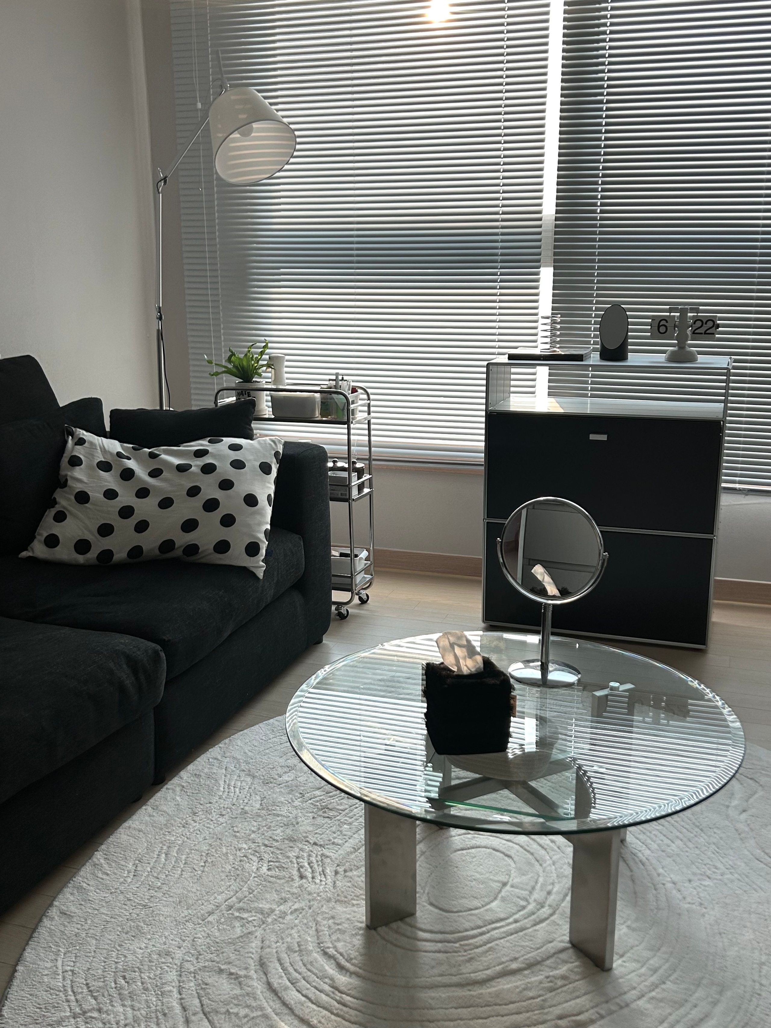 Slim Rolling Metal Storage Cart user photo