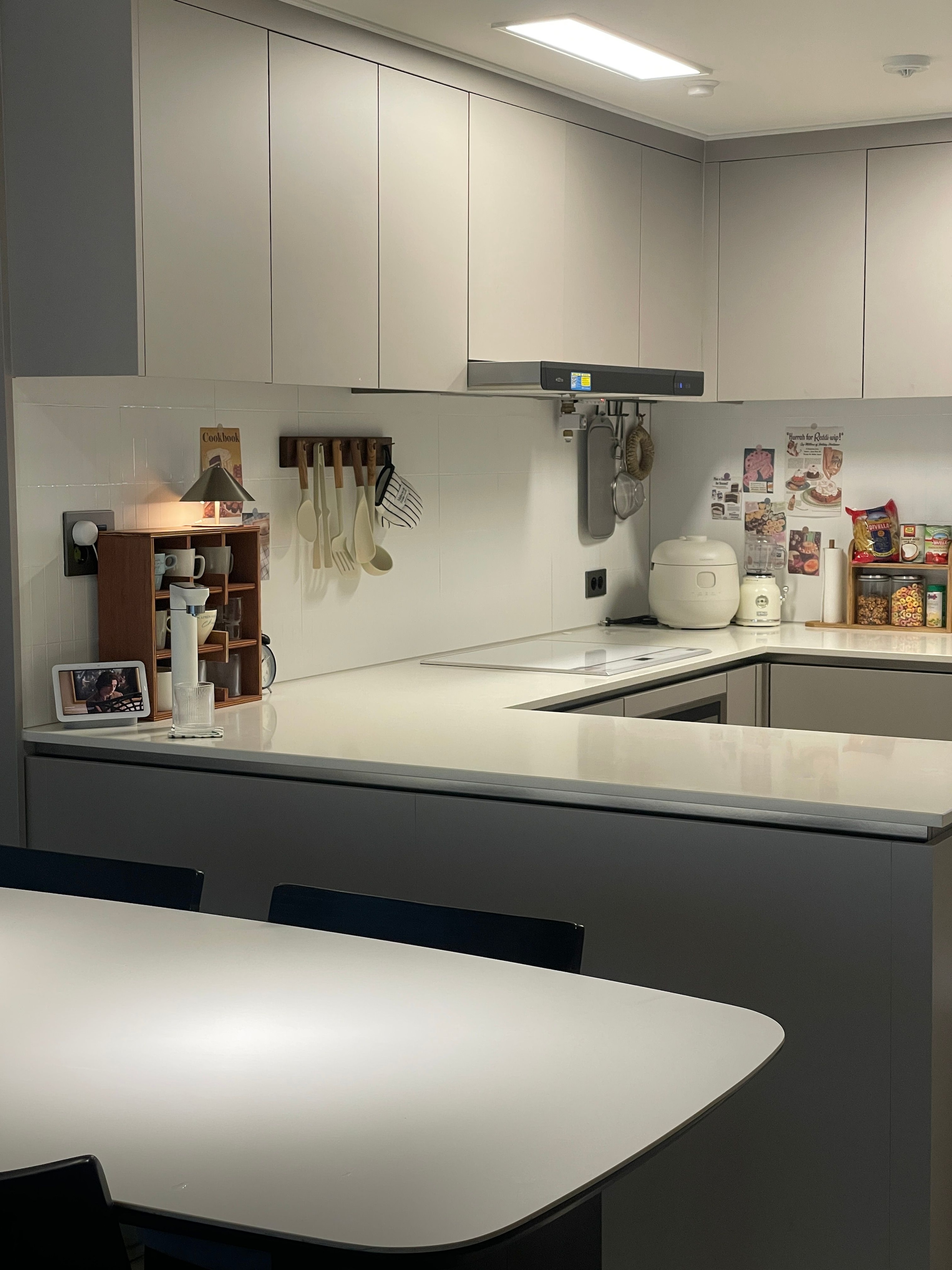 Ogre Vintage Countertop Mug & Cup Storage Cabinet user photo