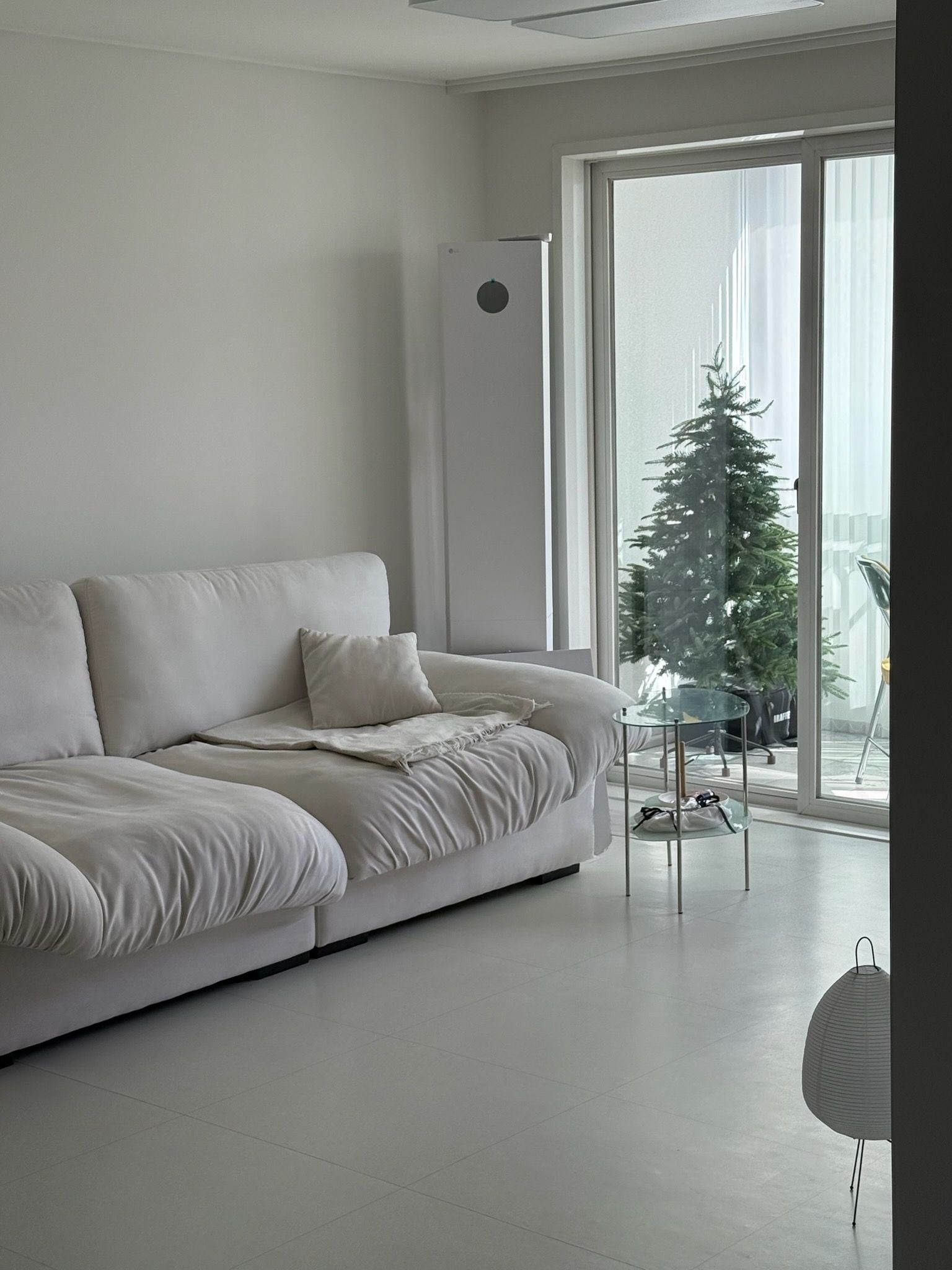 2-Tier Wavy Glass Table user photo