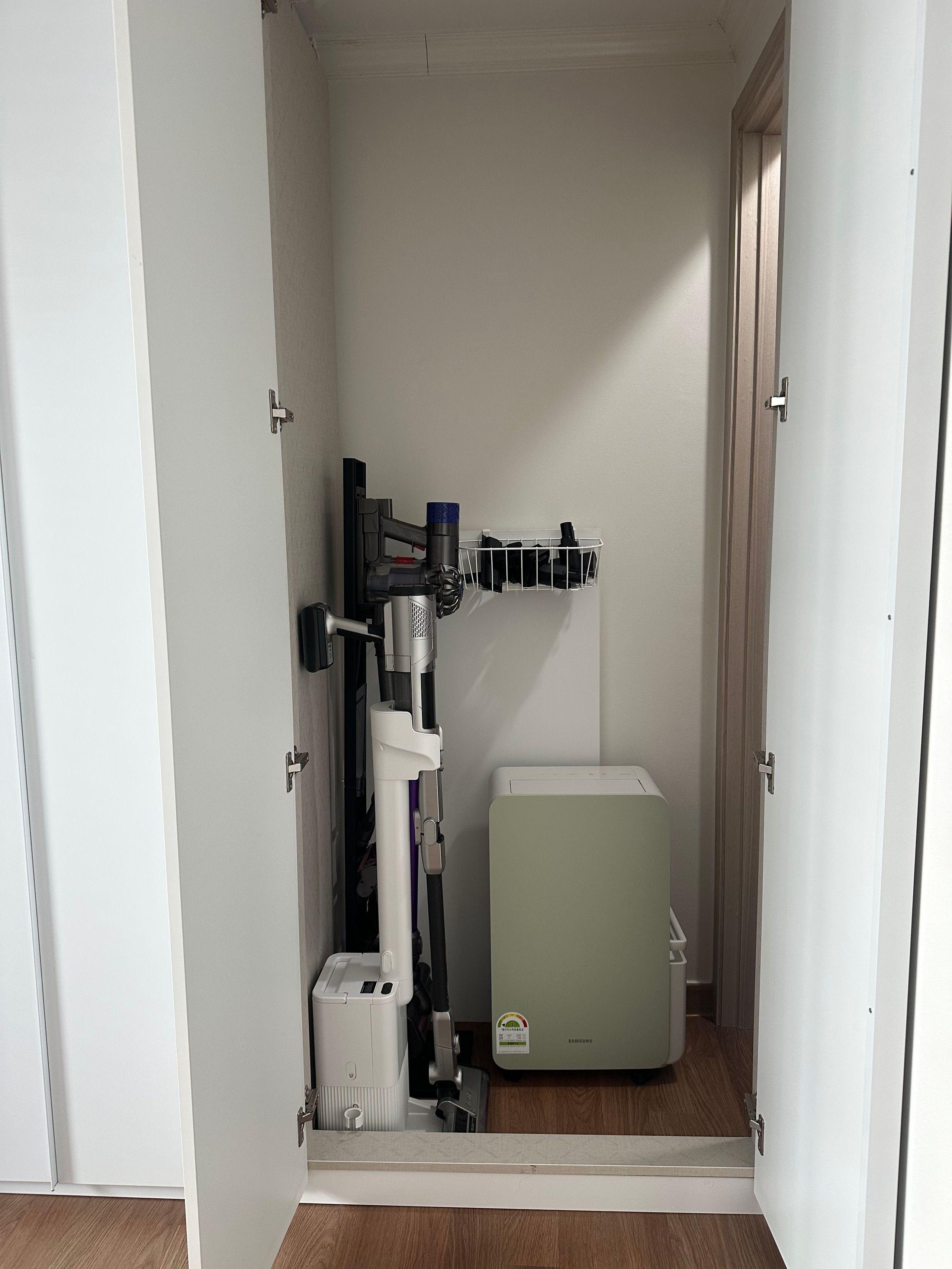 Mitte Square Folding Floor Table user photo