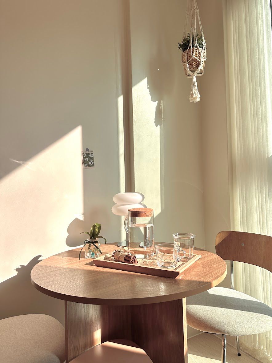 Minimal Square Dining Table user photo