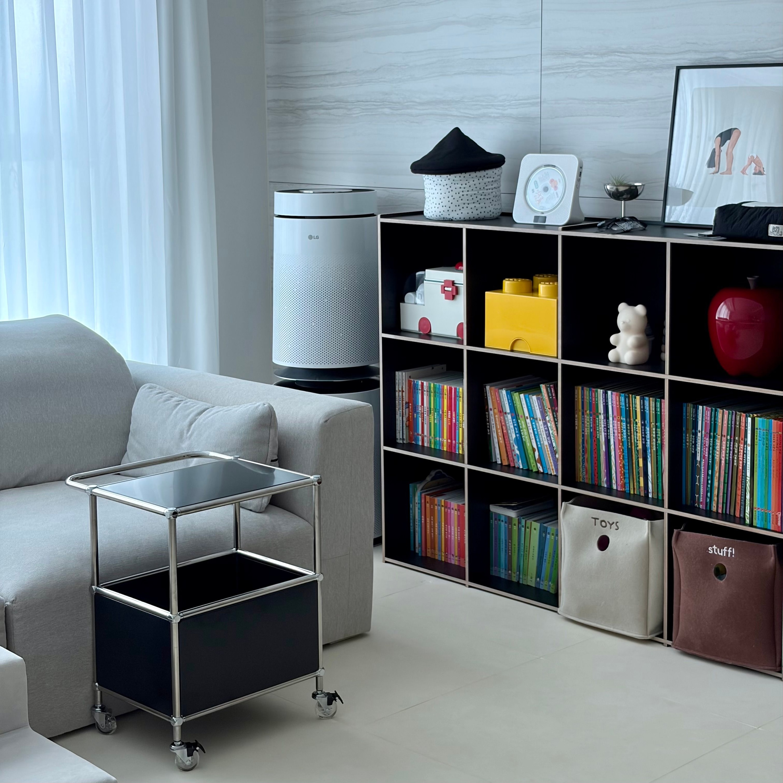 Ink Cube Modern Rolling Bar Cart user photo