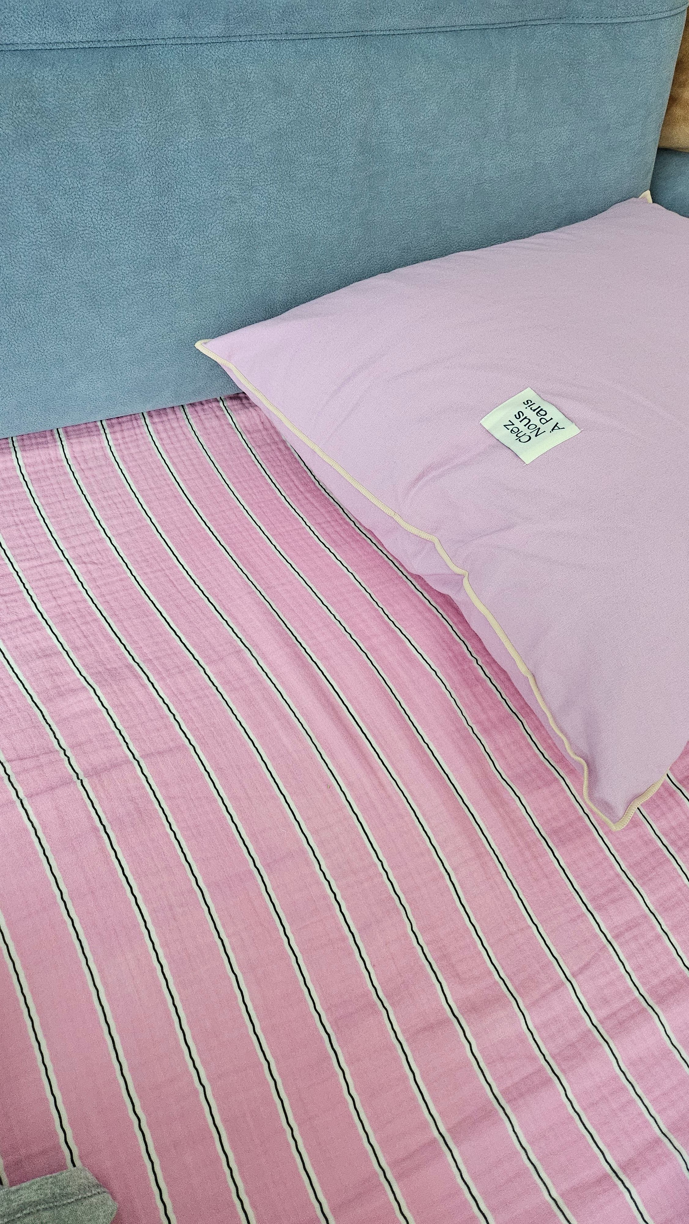 Neon Stripe 3-Layer Gauze Blanket user photo