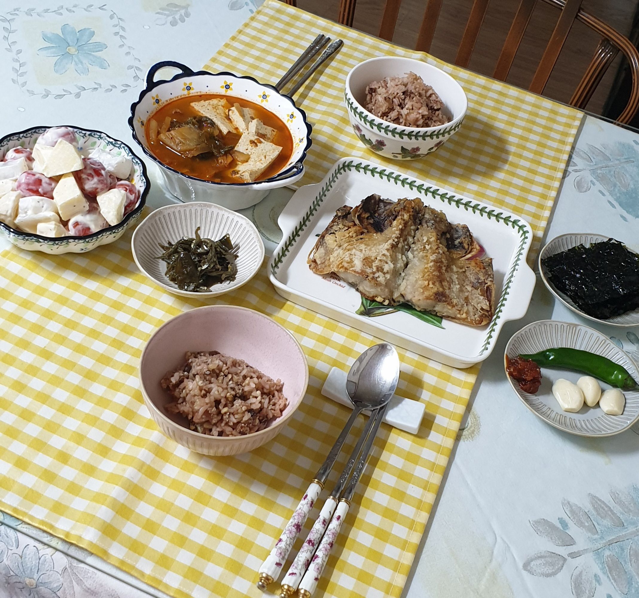 Everyday Collection Japanese Mini Dip & Condiment Bowls (Set of 4) user photo