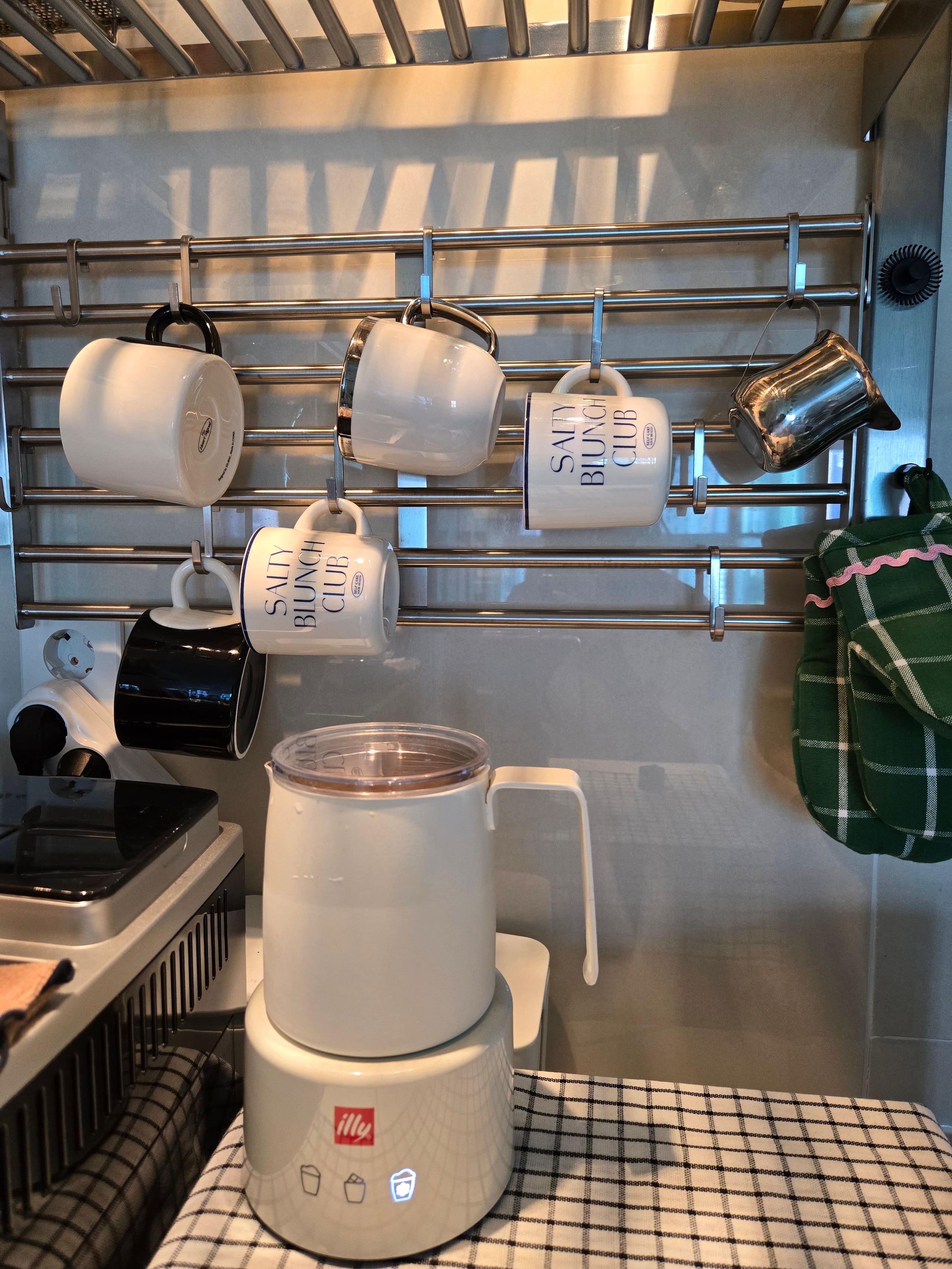 Heart Signal Hug Ceramic Mug (Set of 2) user photo