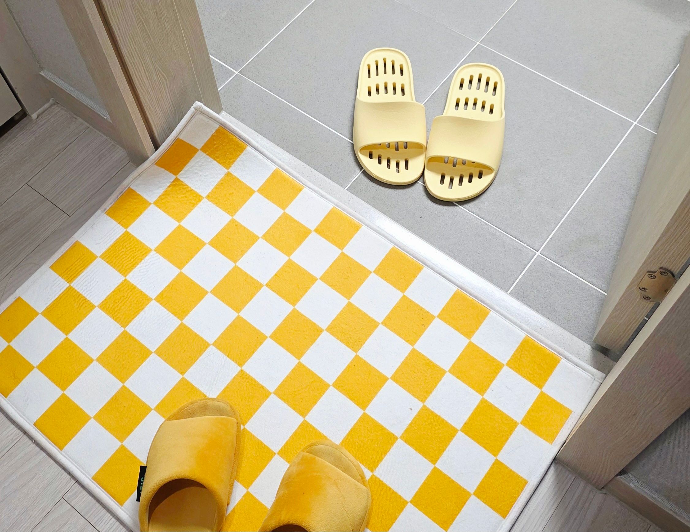 Rollin Velvet Room Slippers user photo