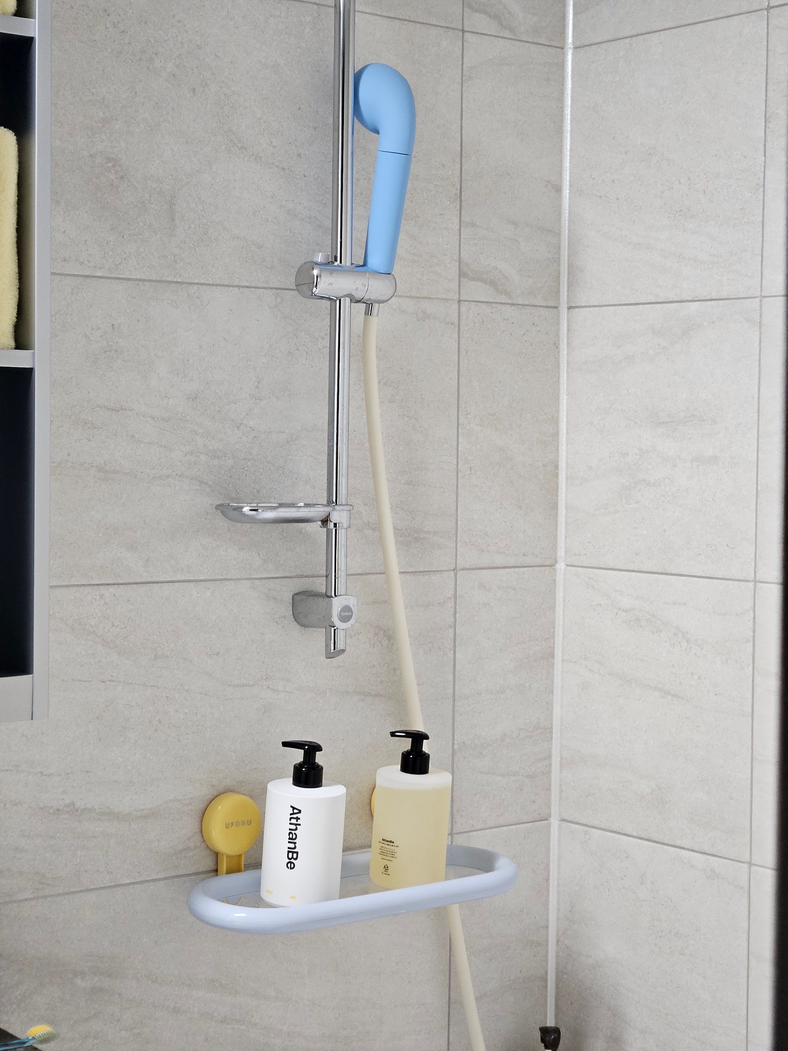 No-Drill Pastel Bathroom Storage Shelf user photo