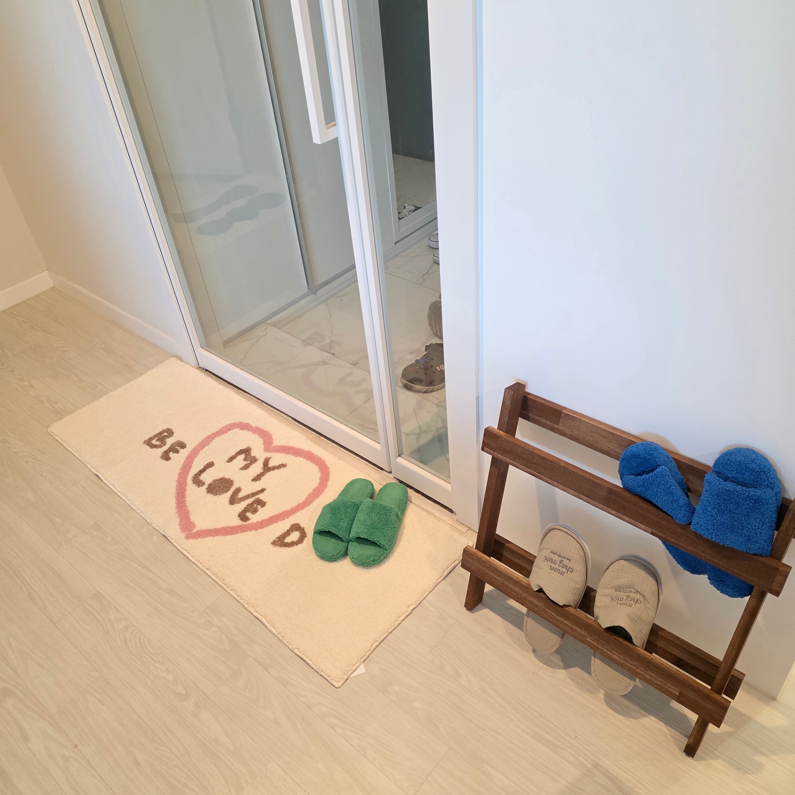 Rollin Velvet Room Slippers user photo