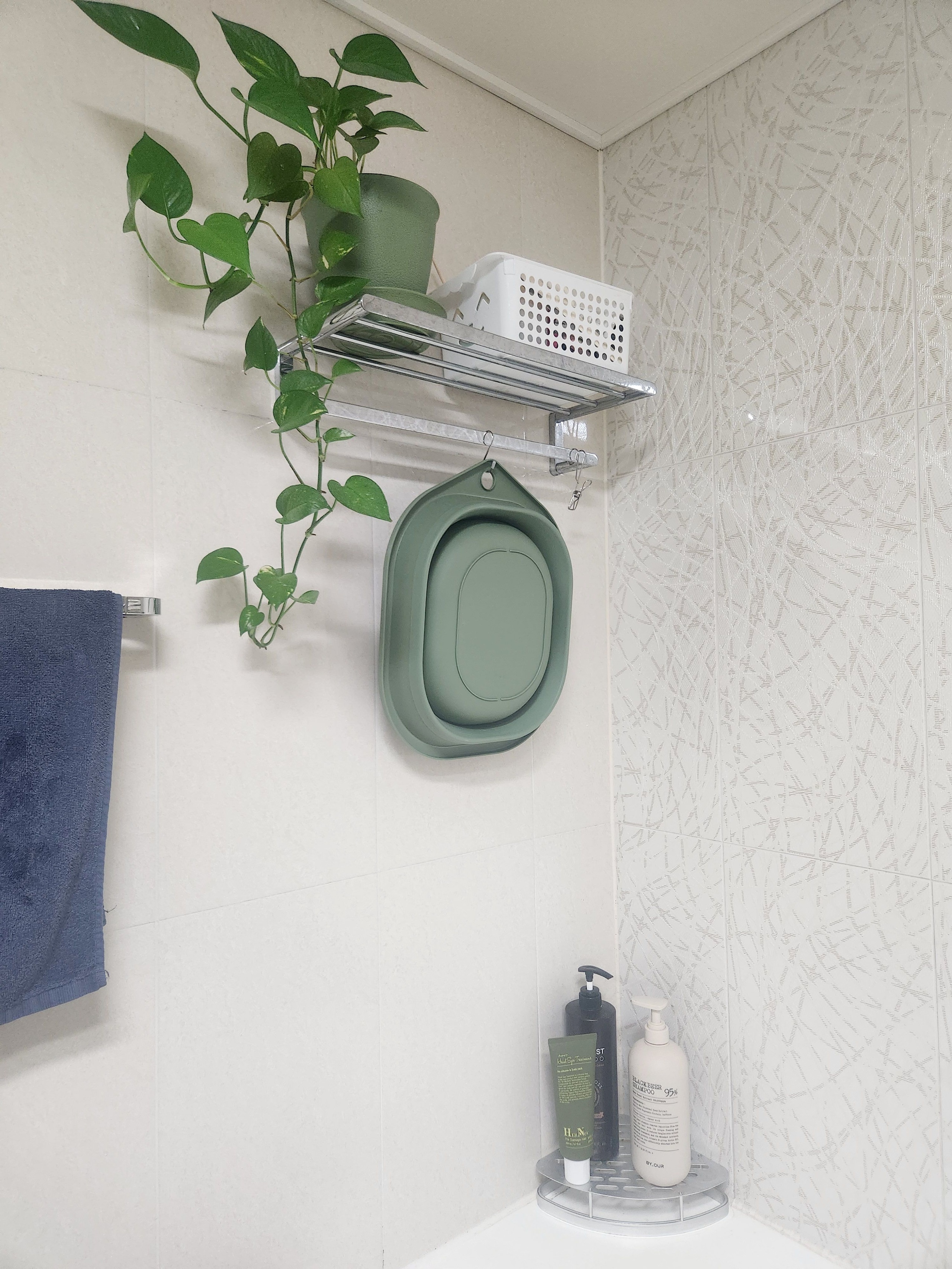Screw-Lock No-Drill Bathroom Shelf user photo