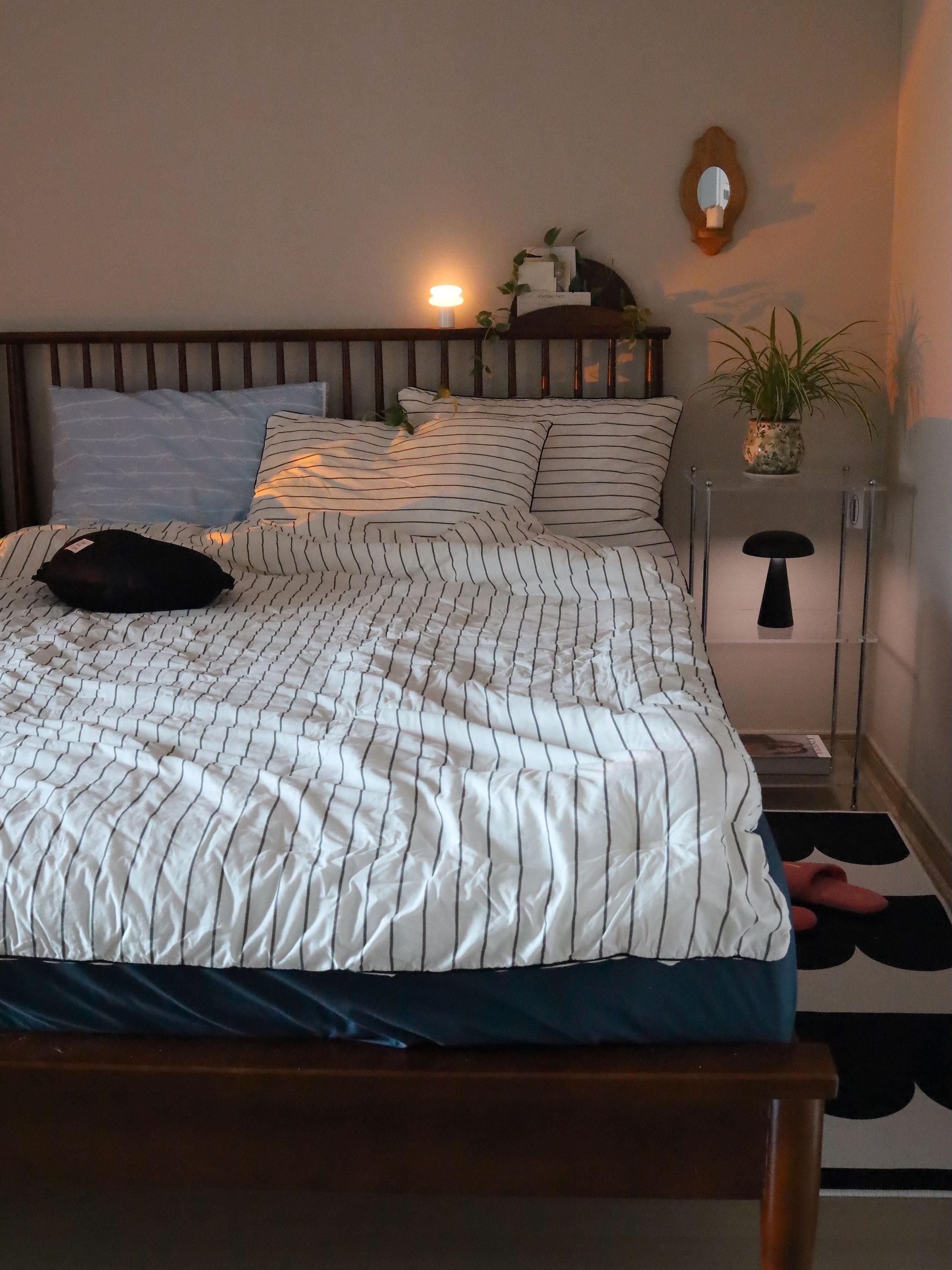 Ian Stripe Cooling Reversible Summer Comforter user photo