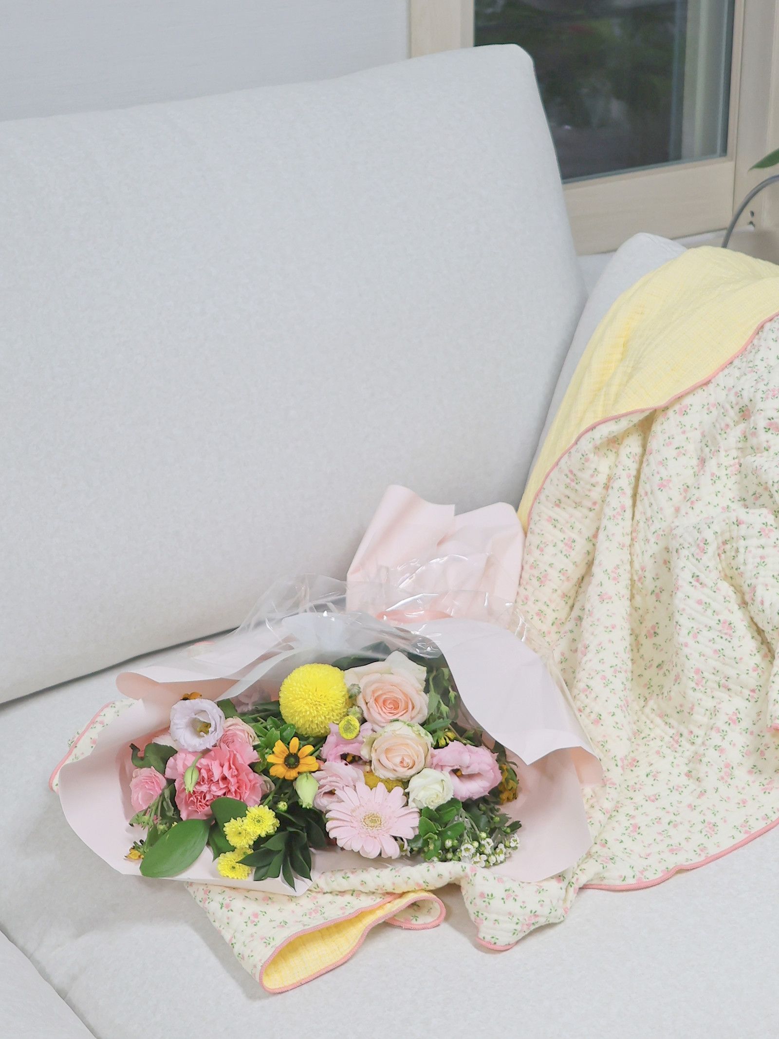 Small Floral Check 4-Layer Gauze Blanket user photo