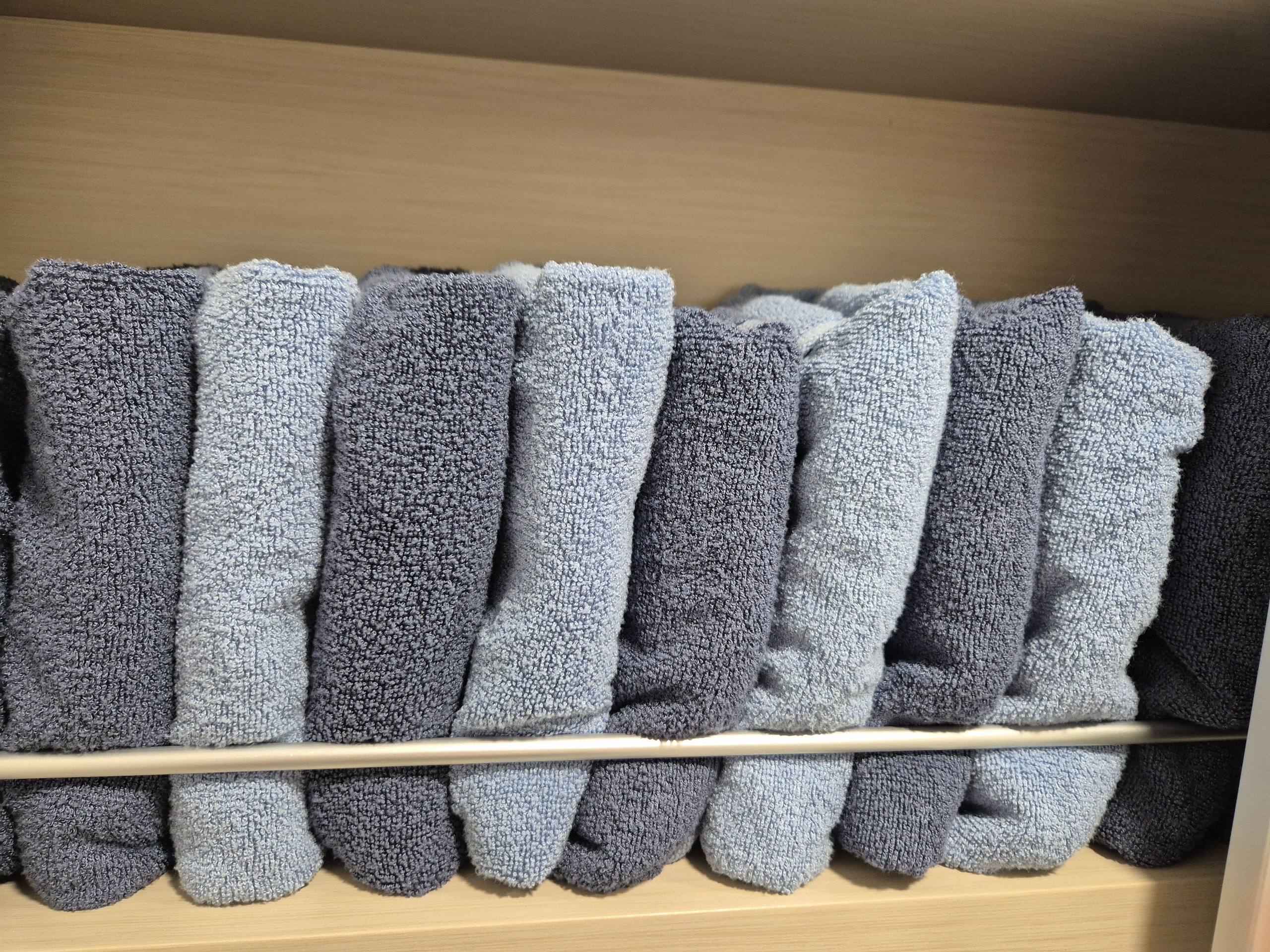Bamboo Stripe Antibacterial Hotel Towel (10-Pack) user photo