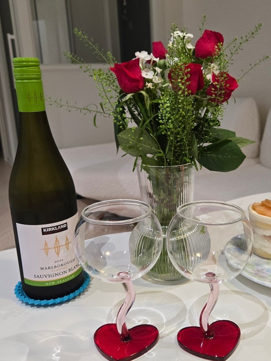 Love Wave Wine Glass (Set of 2) user photo