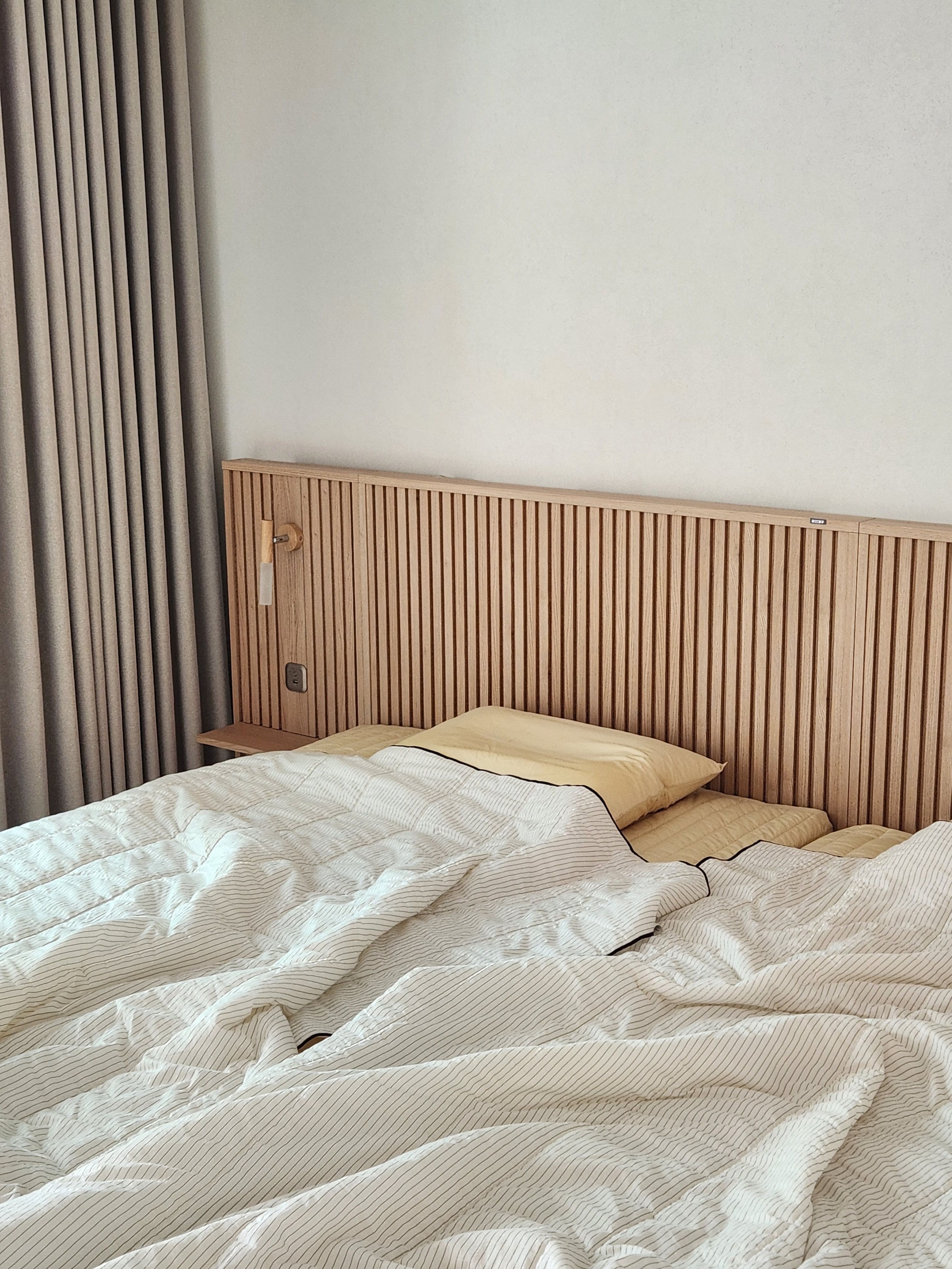 Ian Stripe Cooling Reversible Summer Comforter user photo