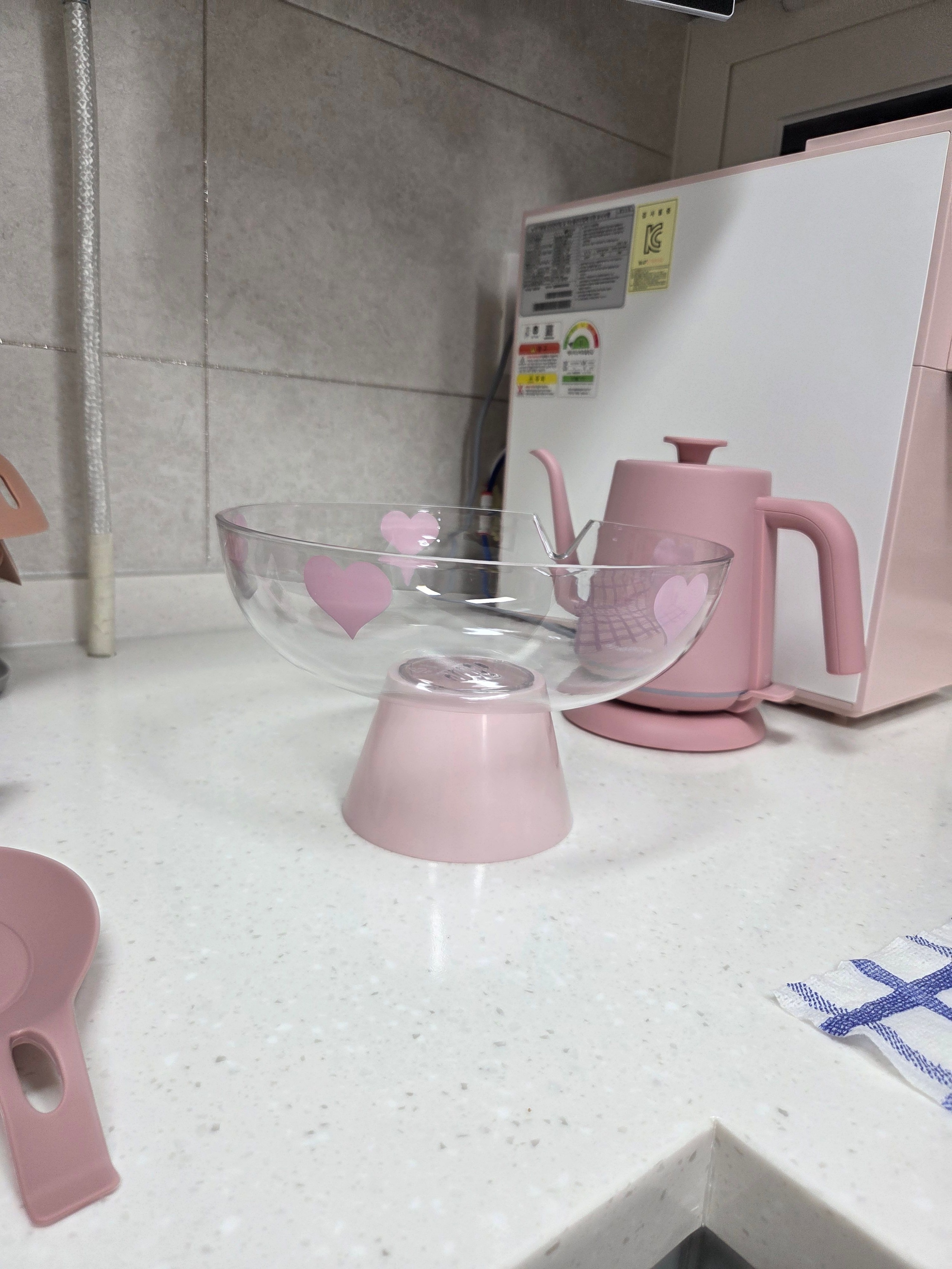 Pink Heart Self-Draining Fruit Bowl user photo