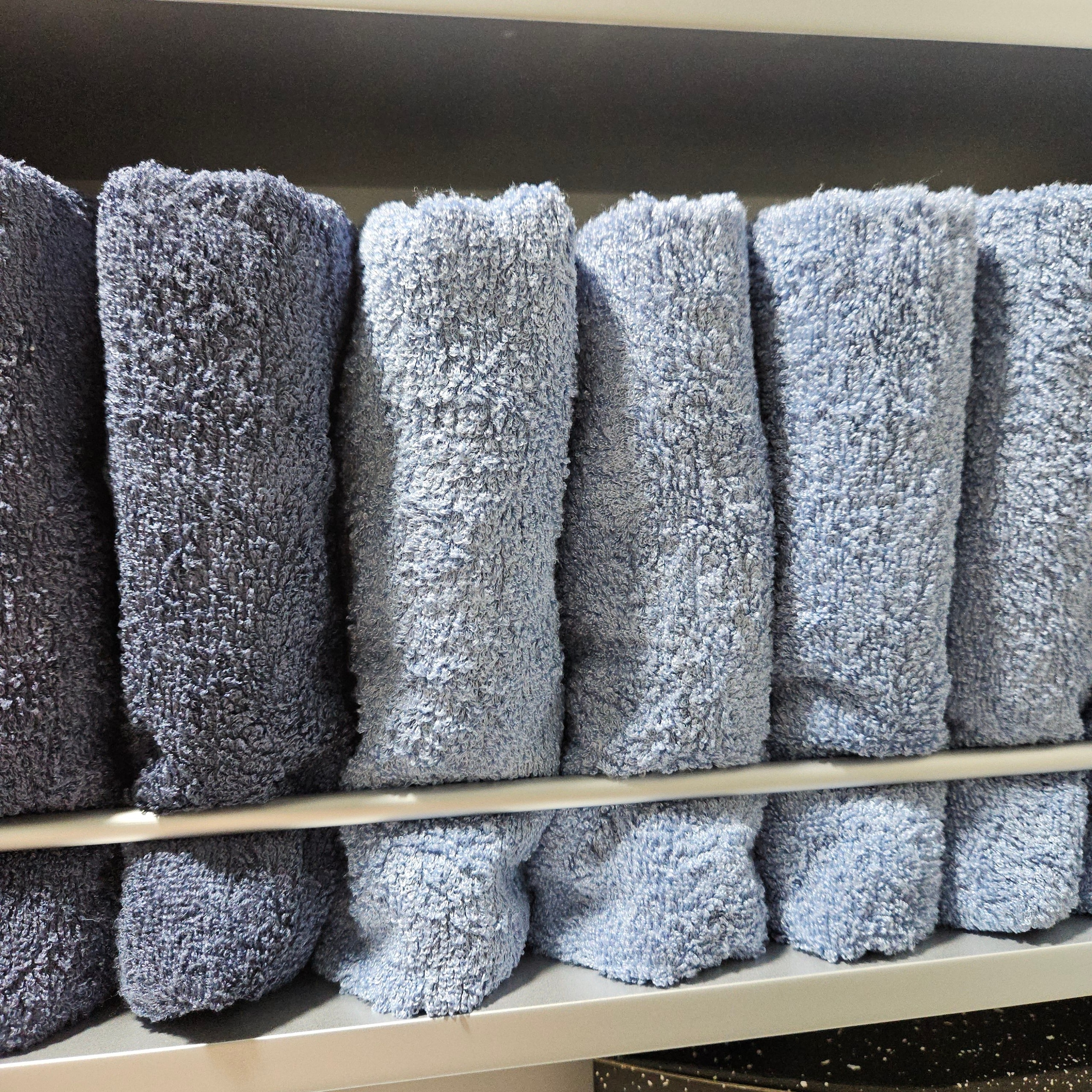 Bamboo Stripe Antibacterial Hotel Towel (10-Pack) user photo
