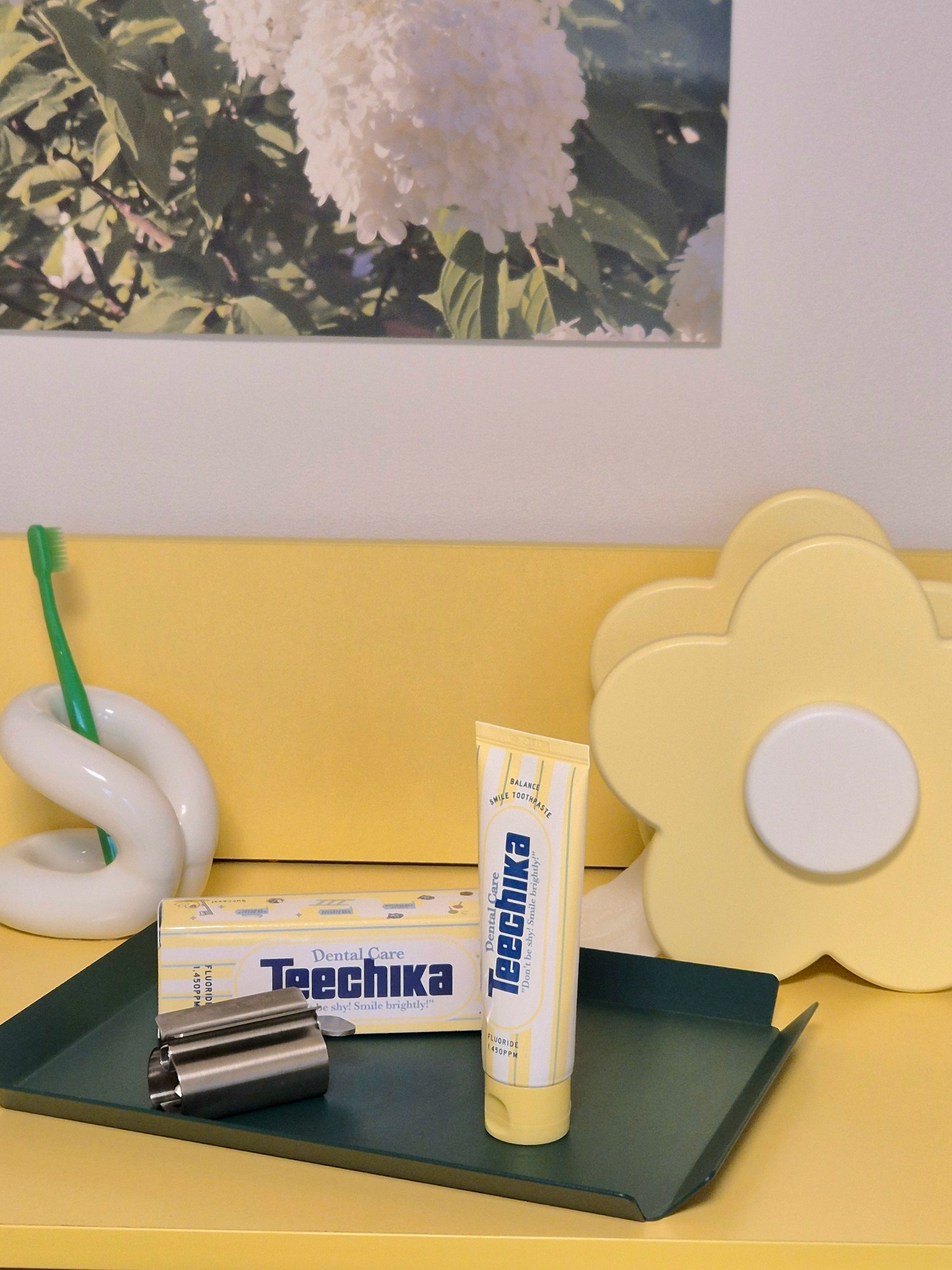 Ceramic Toothbrush Holder and Tray Set user photo