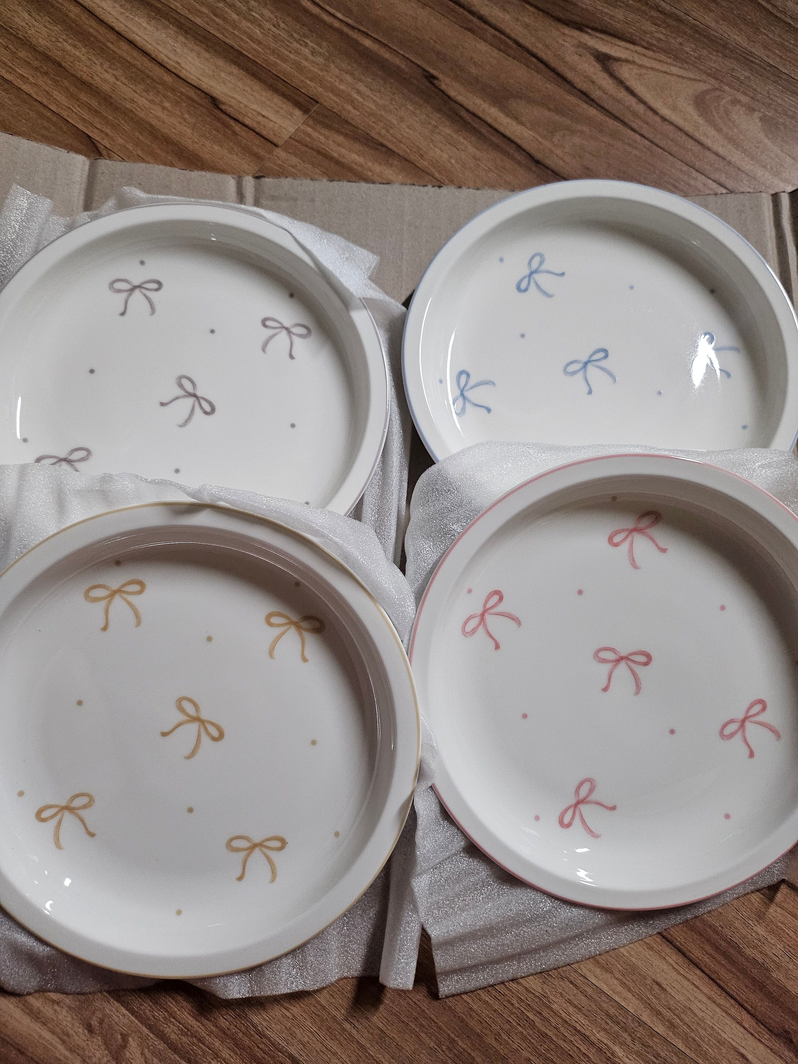 ON Pastel Ribbon Dessert Plate Set (4-Piece) user photo