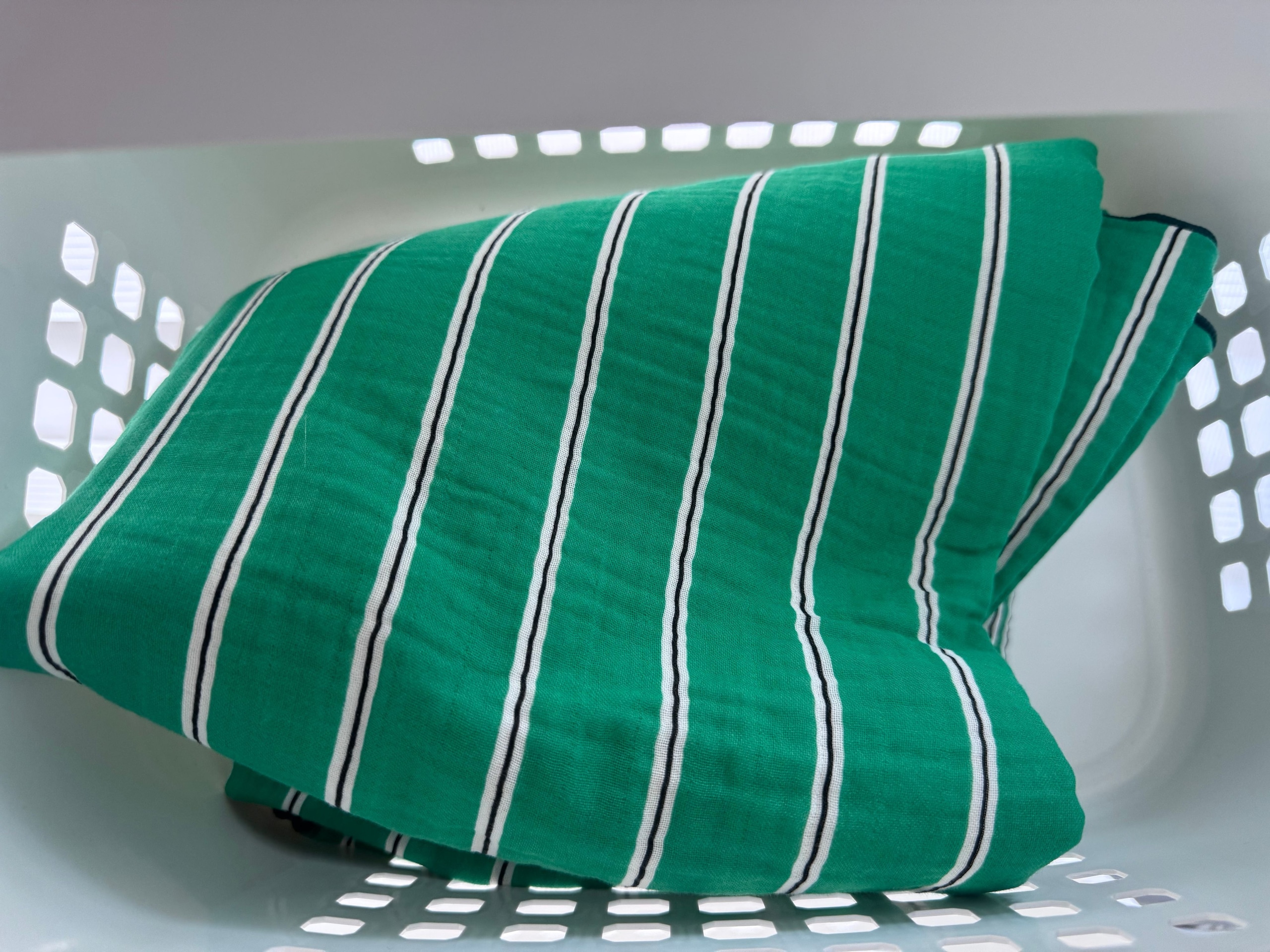 Neon Stripe 3-Layer Gauze Blanket user photo