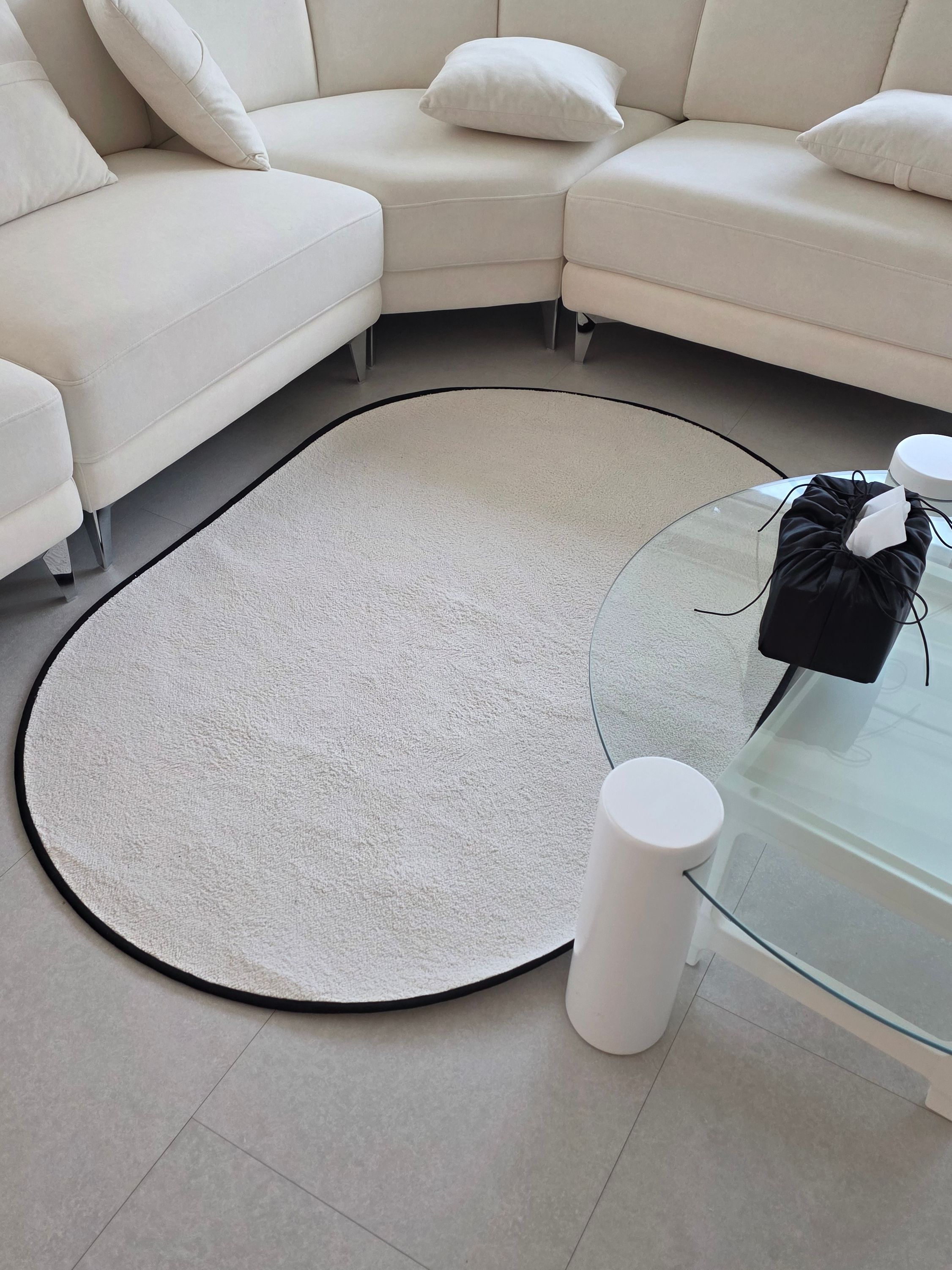 Studio Rim Oval Rug user photo