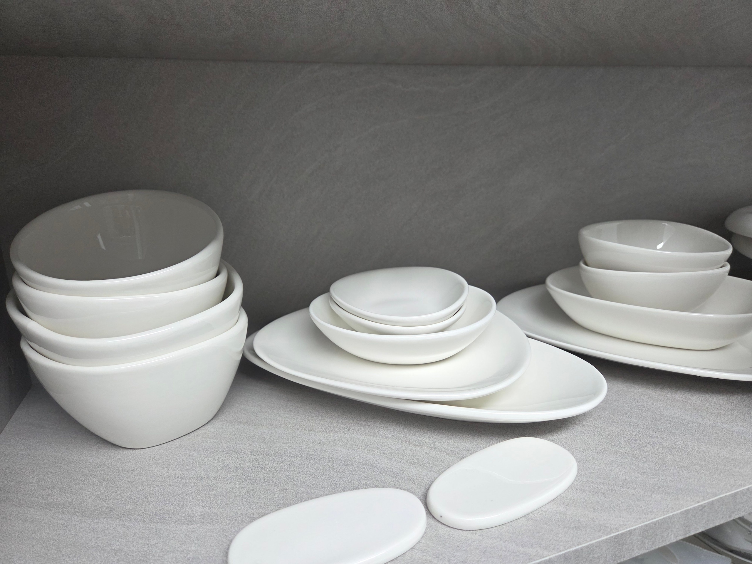 Cream White Pebble Dinnerware Set for 2 user photo